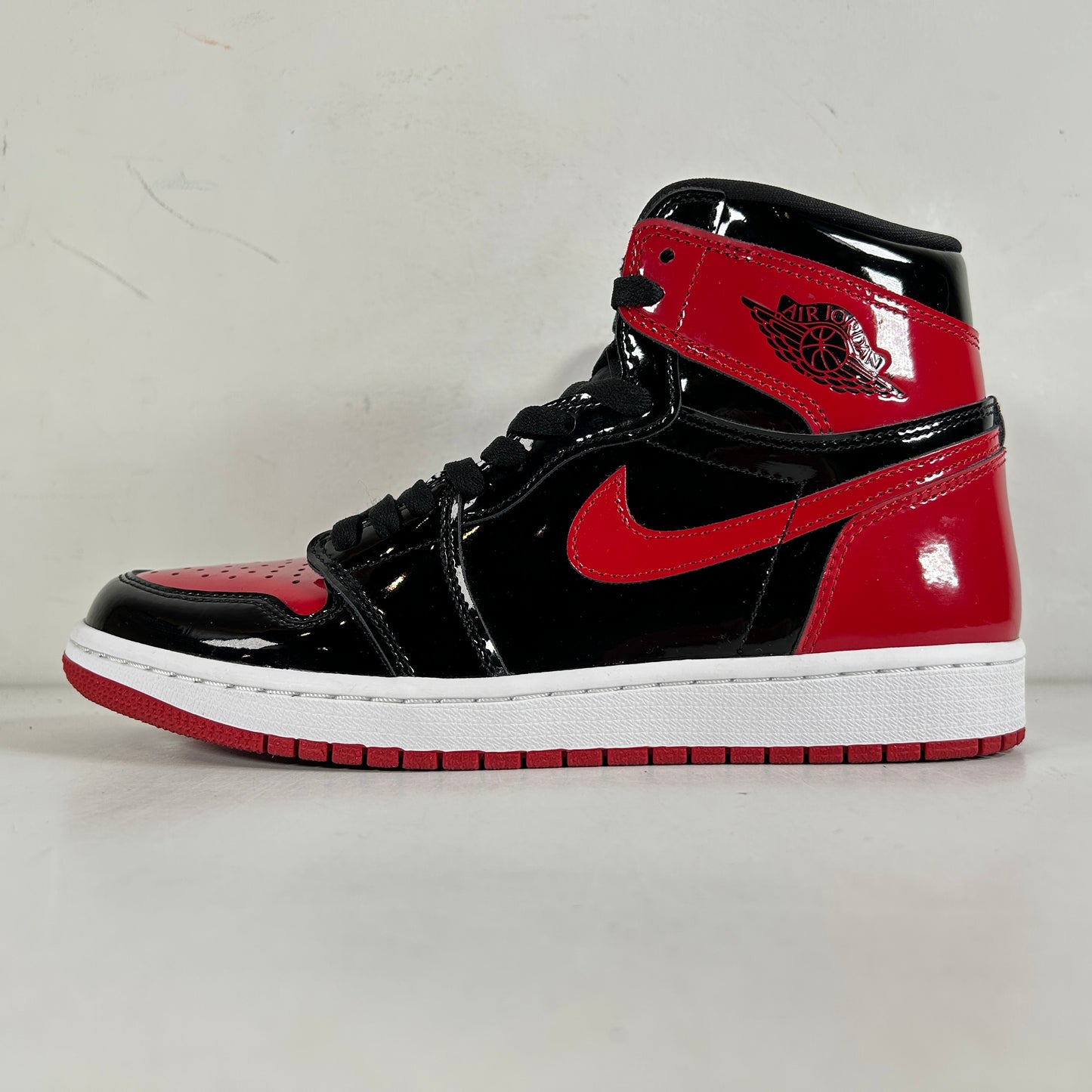 555088 063 Jordan 1 Retro High OG Patent Bred [USED] - 8.5 M (Used2)