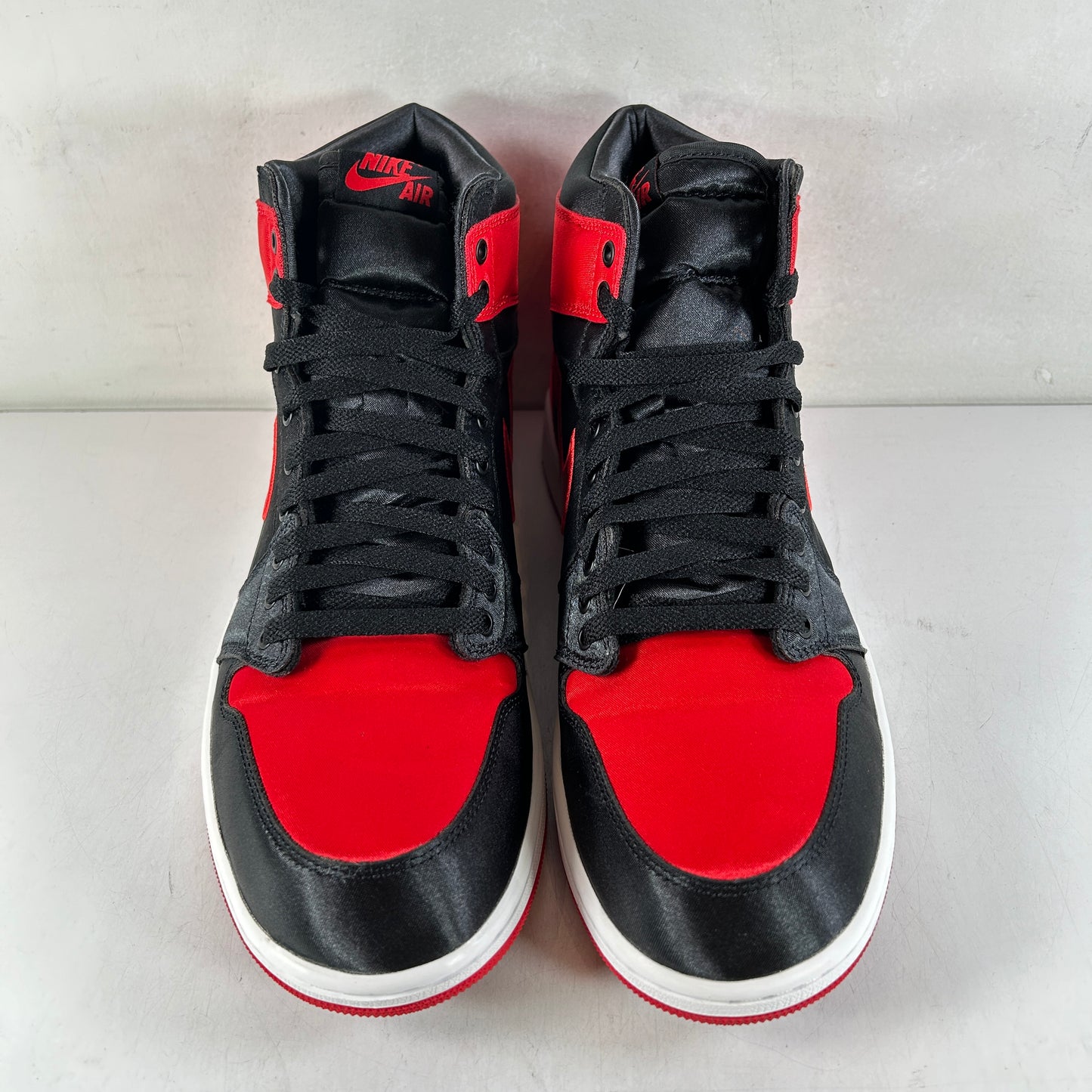 FD4810 061 Jordan 1 Retro High OG Satin Bred [USED] - 12 W (Used3)