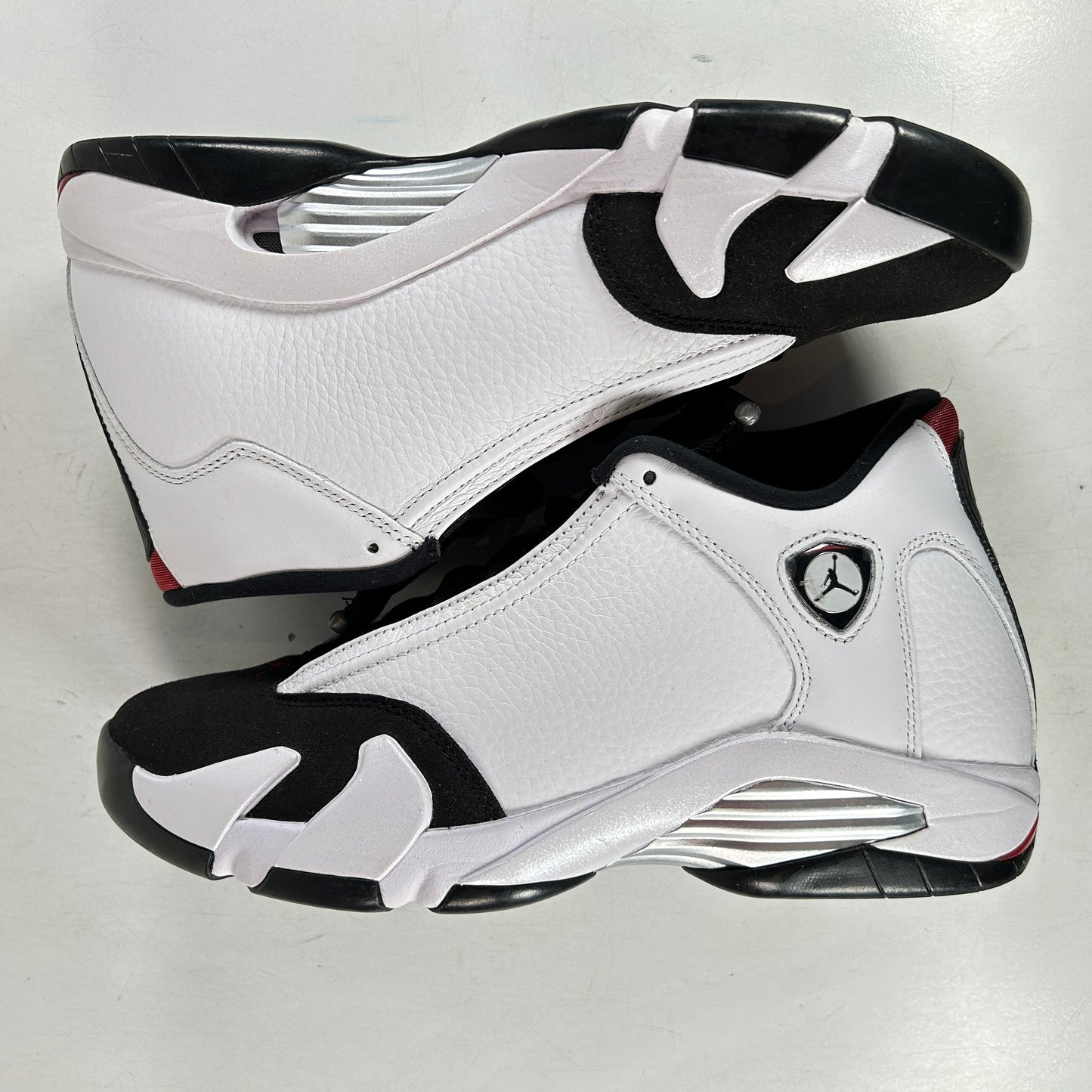 487471 160 Jordan 14 Retro Black Toe (2024) [USED] - 9 M (Used)