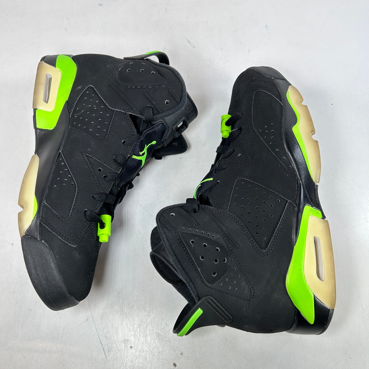 CT8529 003 Jordan 6 Retro Verde Eléctrico