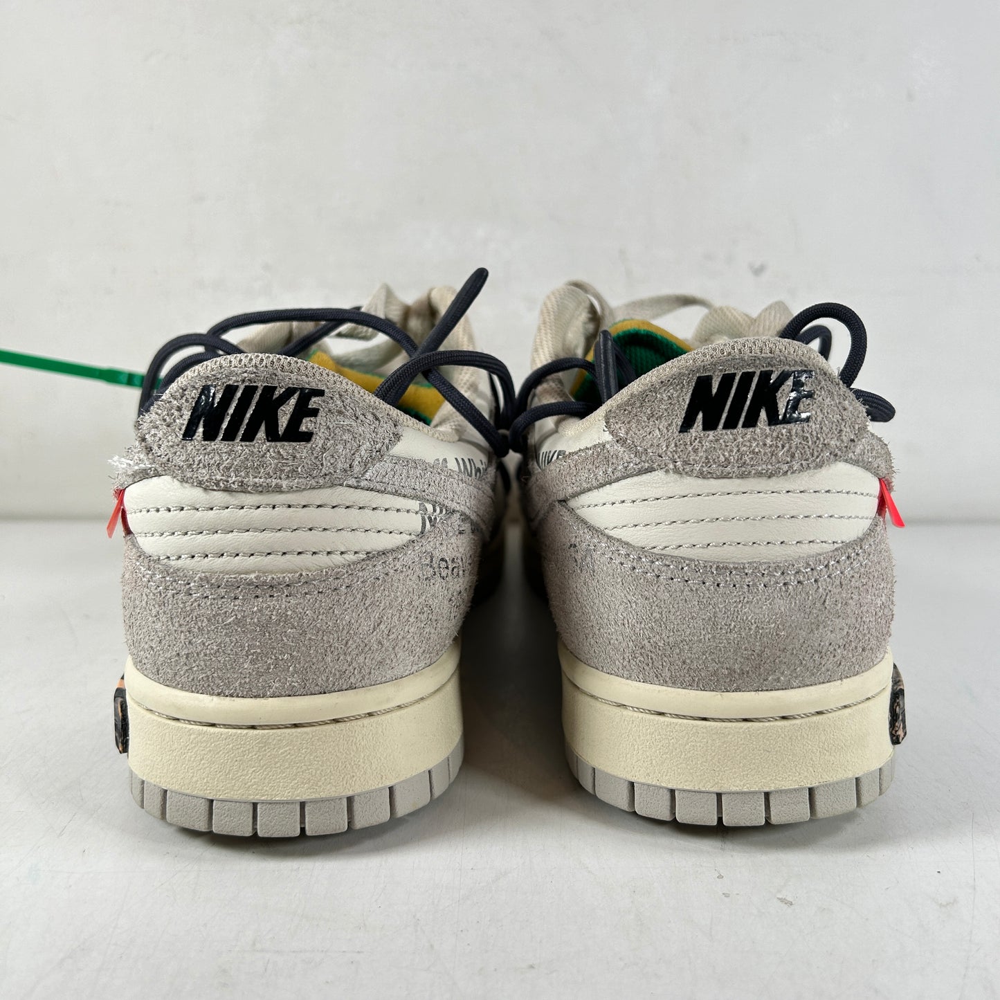 DJ0950 115 Nike Dunk Low Off-White Lot 20 [USED] - 11 M (Used)