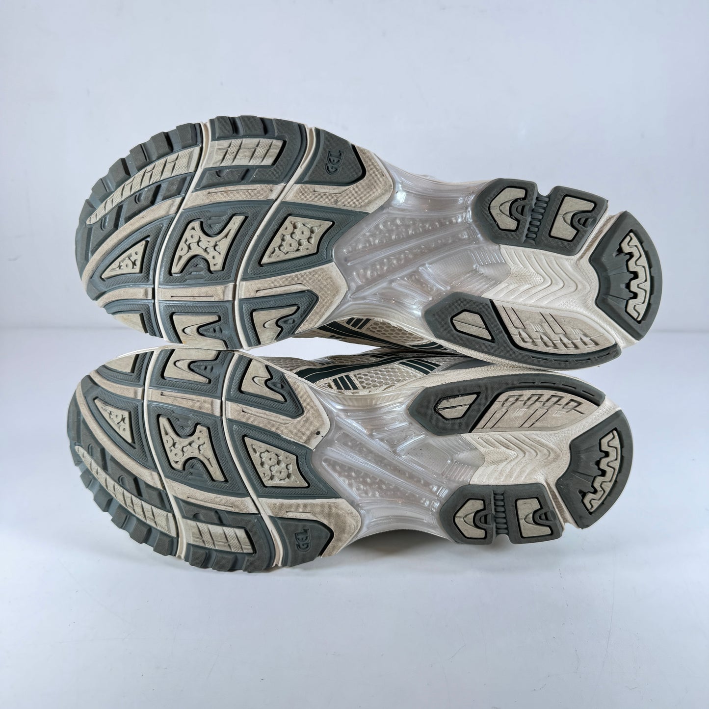 1201A019 200 ASICS Gel-Kayano 14 Birch Dark Pewter [USED] - 13 M (Used)