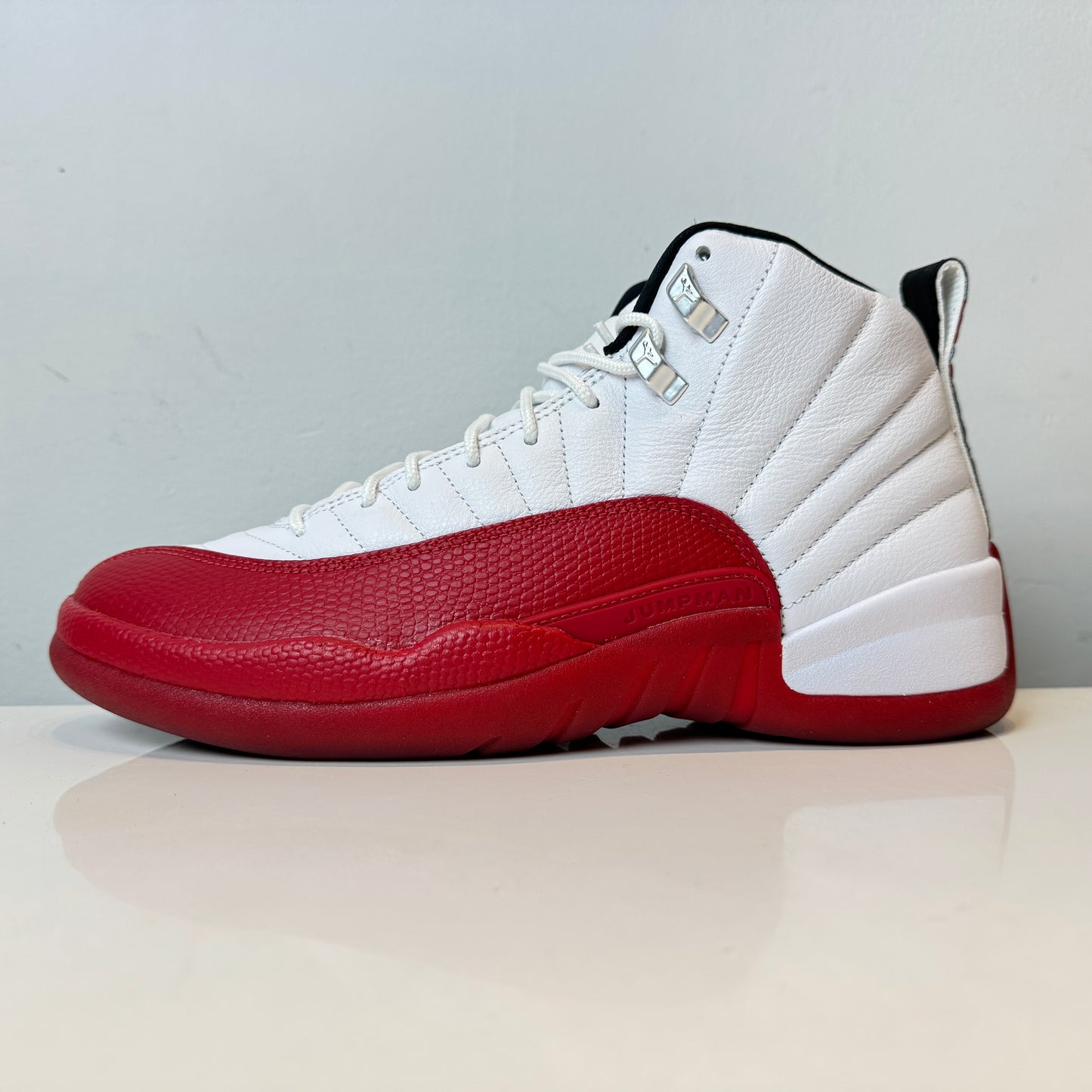 CT8013 116 Jordan 12 Retro Cherry (2023) [USED] - 9.5 M (Used5)