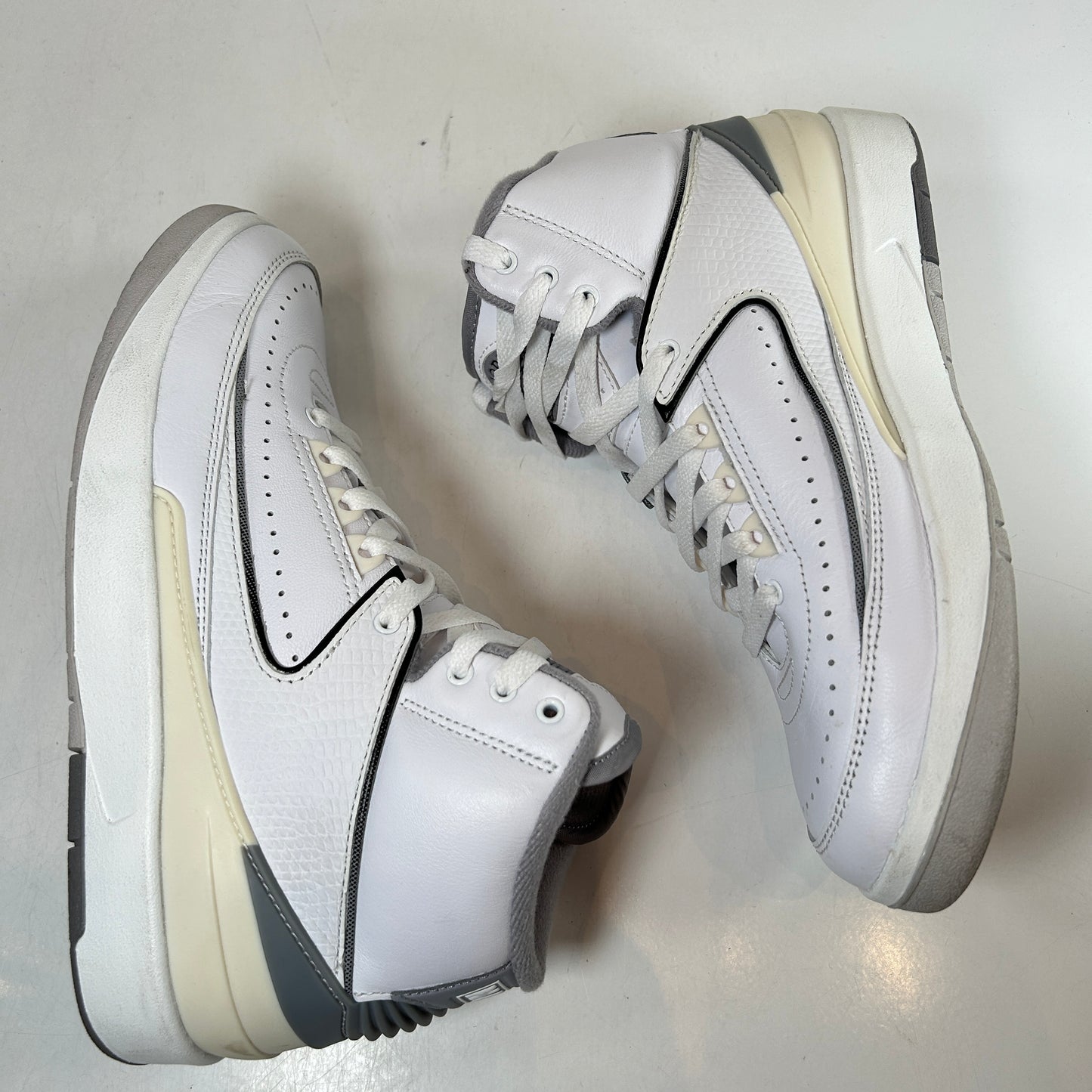DQ8562 100 Jordan 2 Retro Cement Grey (GS) [USED]- 7Y (Used)