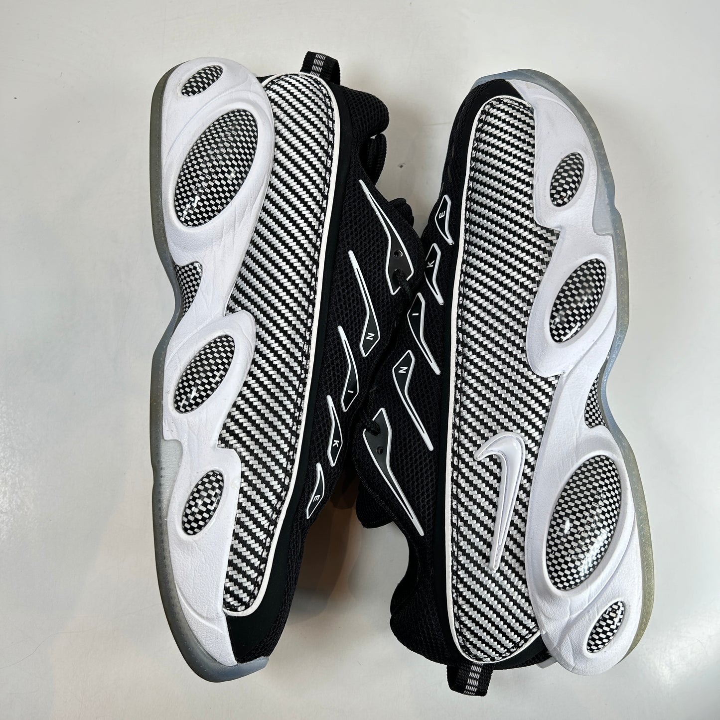 DM0879 001 Nike NOCTA Glide Drake Negro