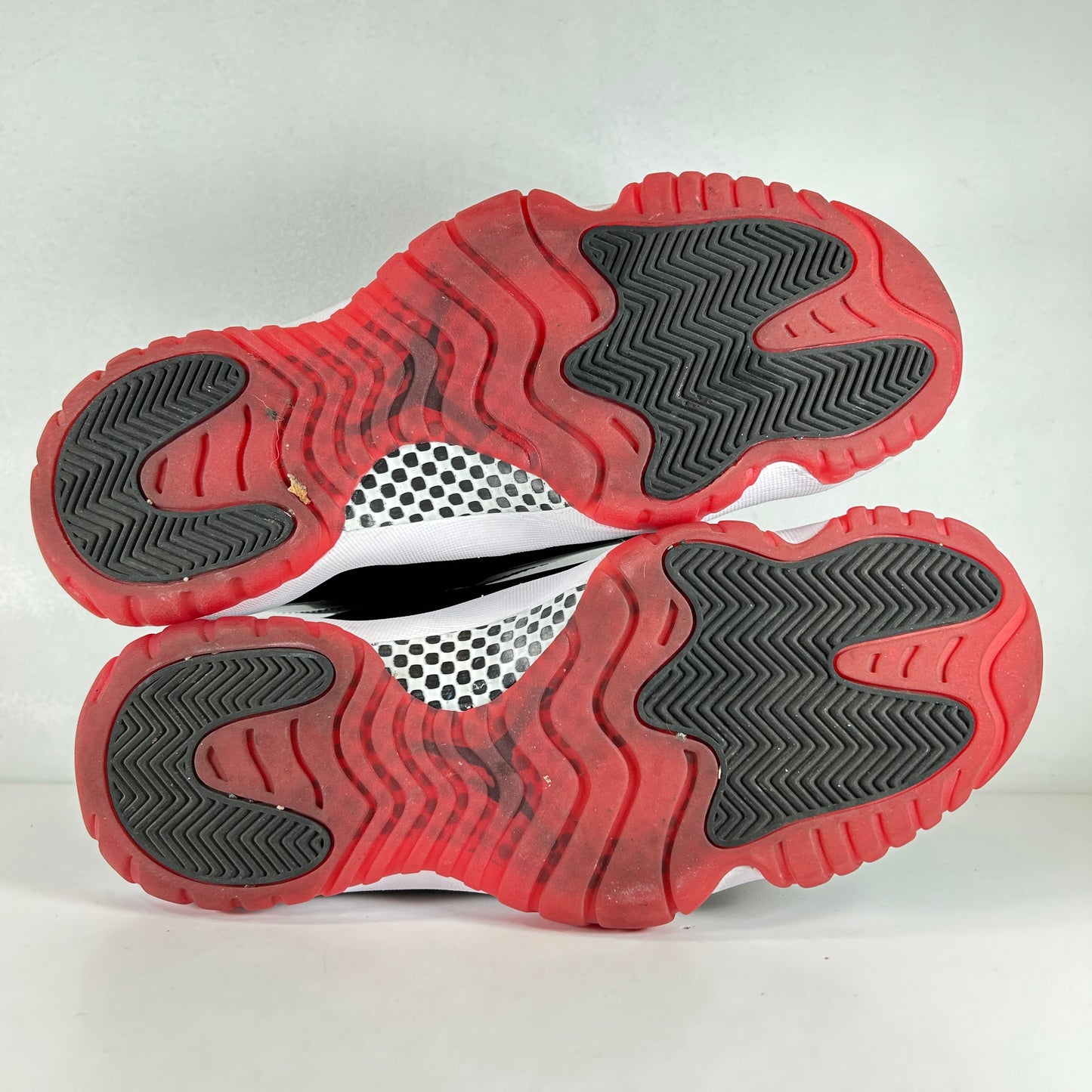 378037 061 Jordan 11 Bred (2019) [USED] - 10.5 M (Used2) (No Box2)