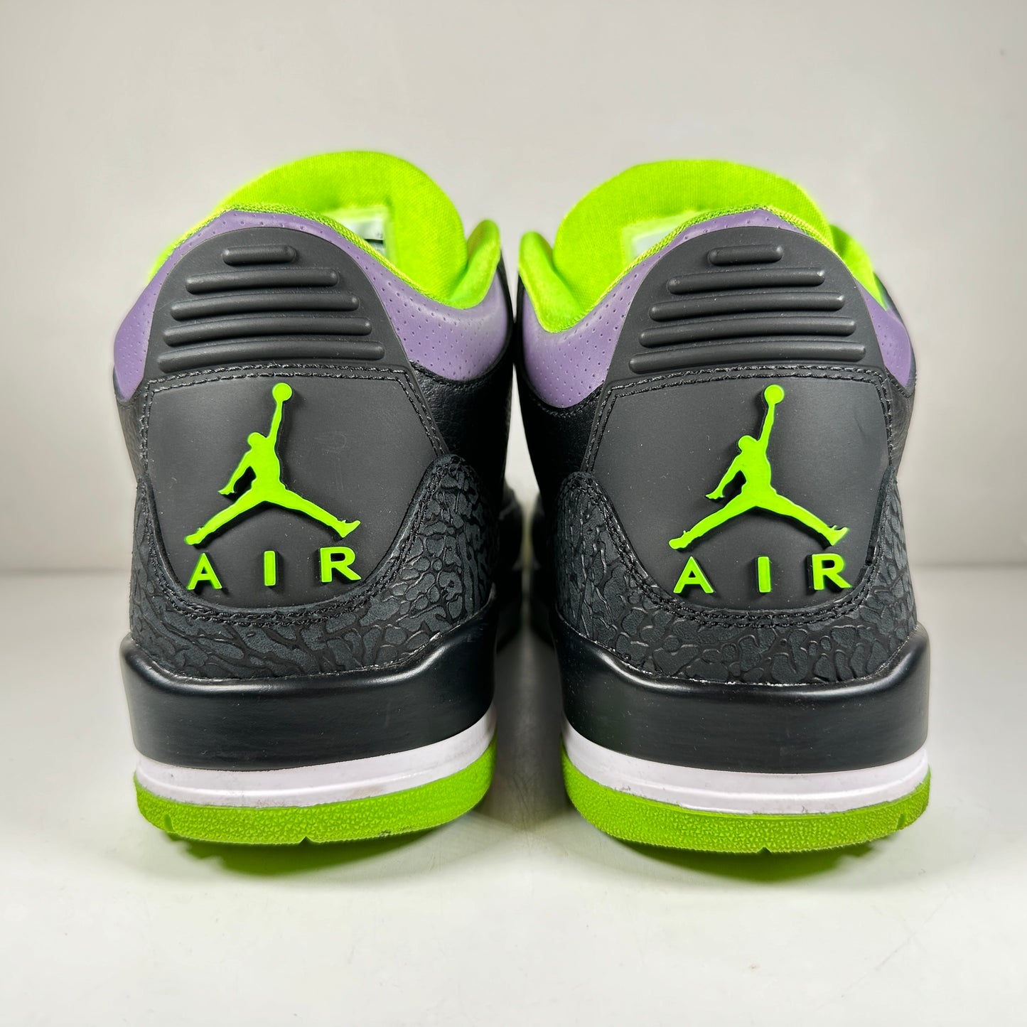 136064 018 Jordan 3 Retro Joker [USED] - 10.5 M (Used)