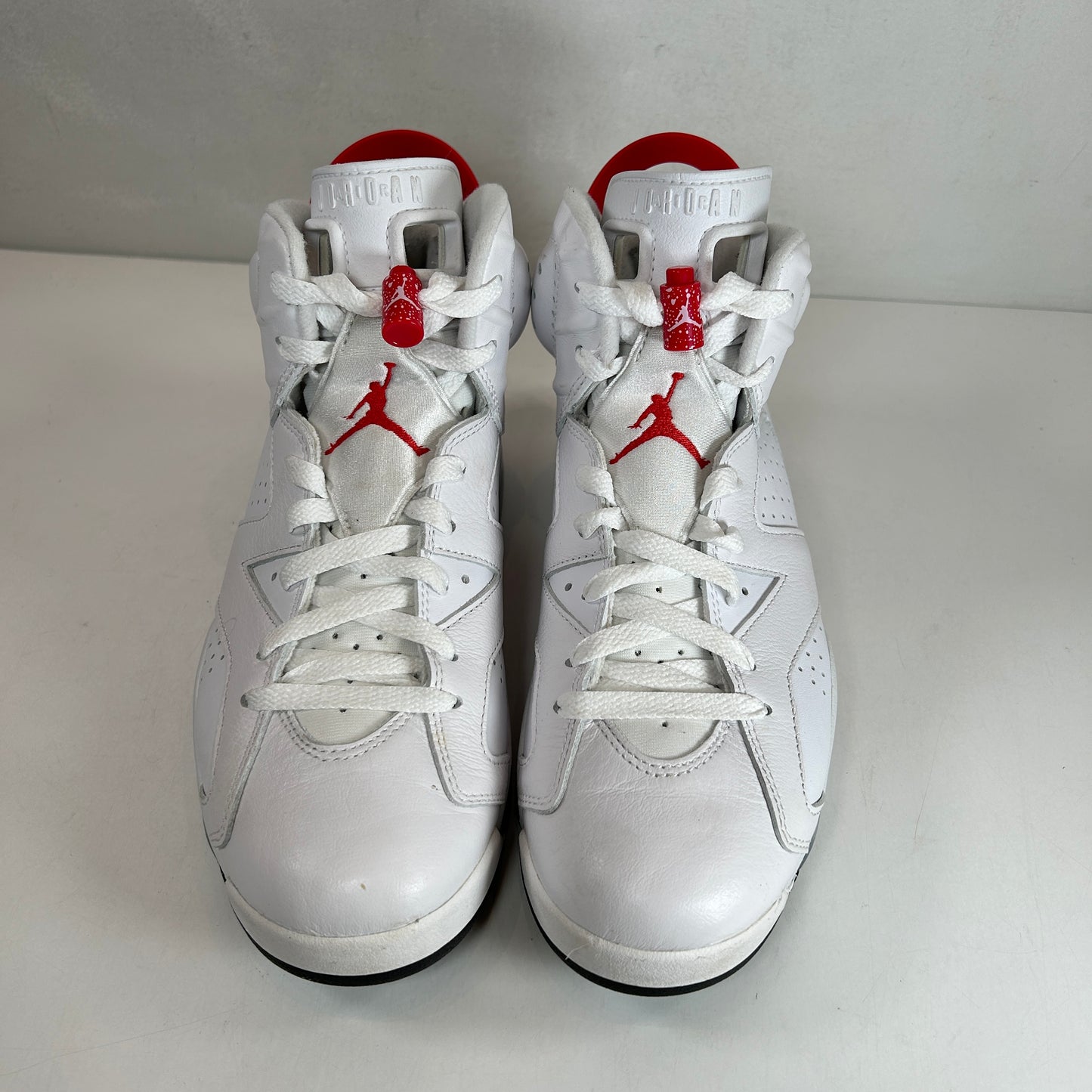 CT8529 162 Jordan 6 Retro Red Oreo [USED] - 8.5 M (Used)