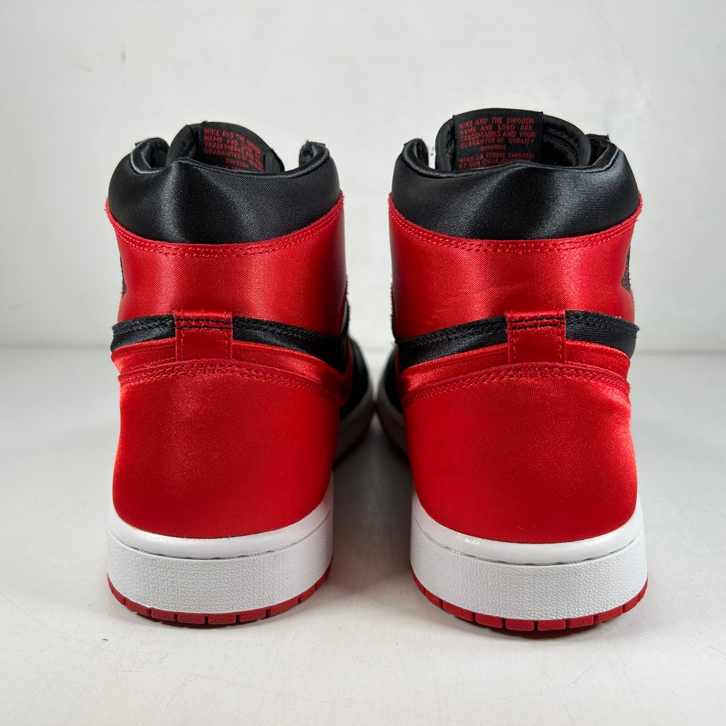 FD4810 061 Jordan 1 Retro High OG Satin Bred [USED] - 11.5 W (Used)