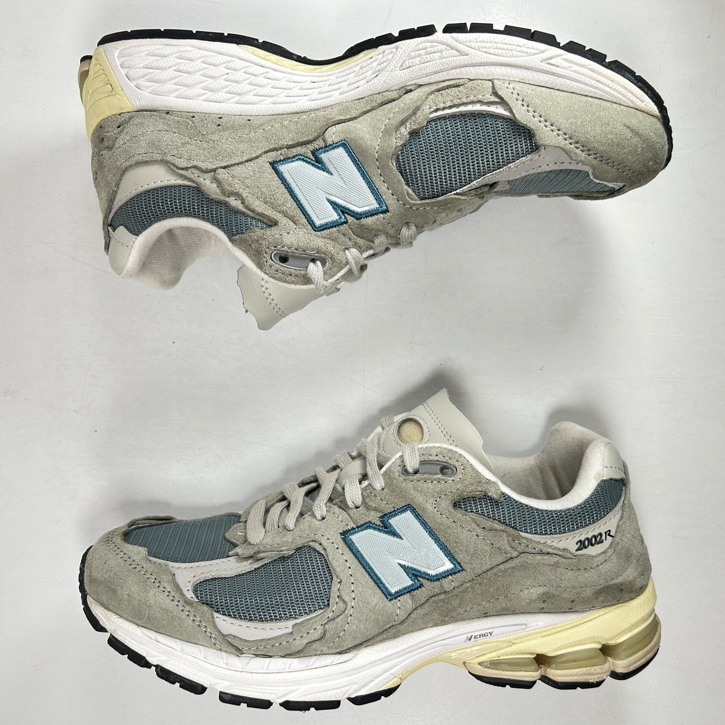 M2002RDD New Balance 2002R Protection Pack Mirage Grey [USED] - 6.5 M (Used)