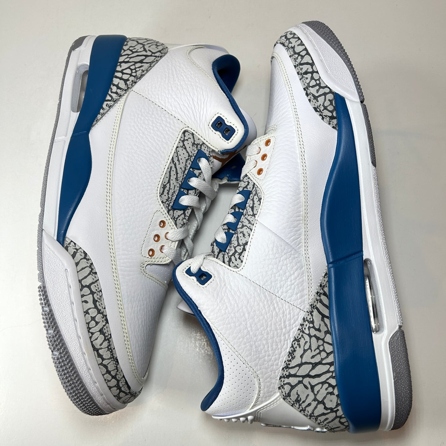 CT8532 148 Jordan 3 Retro Magos