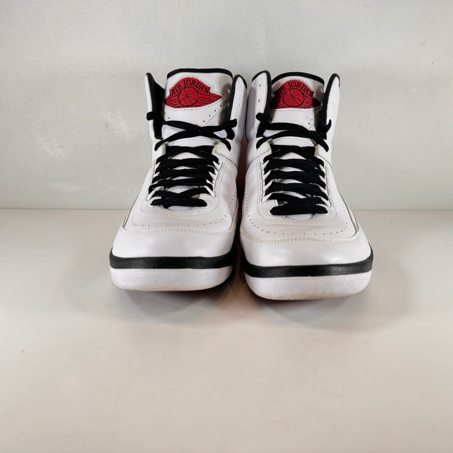 DX2454 106 Jordan 2 Retro OG Chicago (2022) [USED] - 14 M (Used)