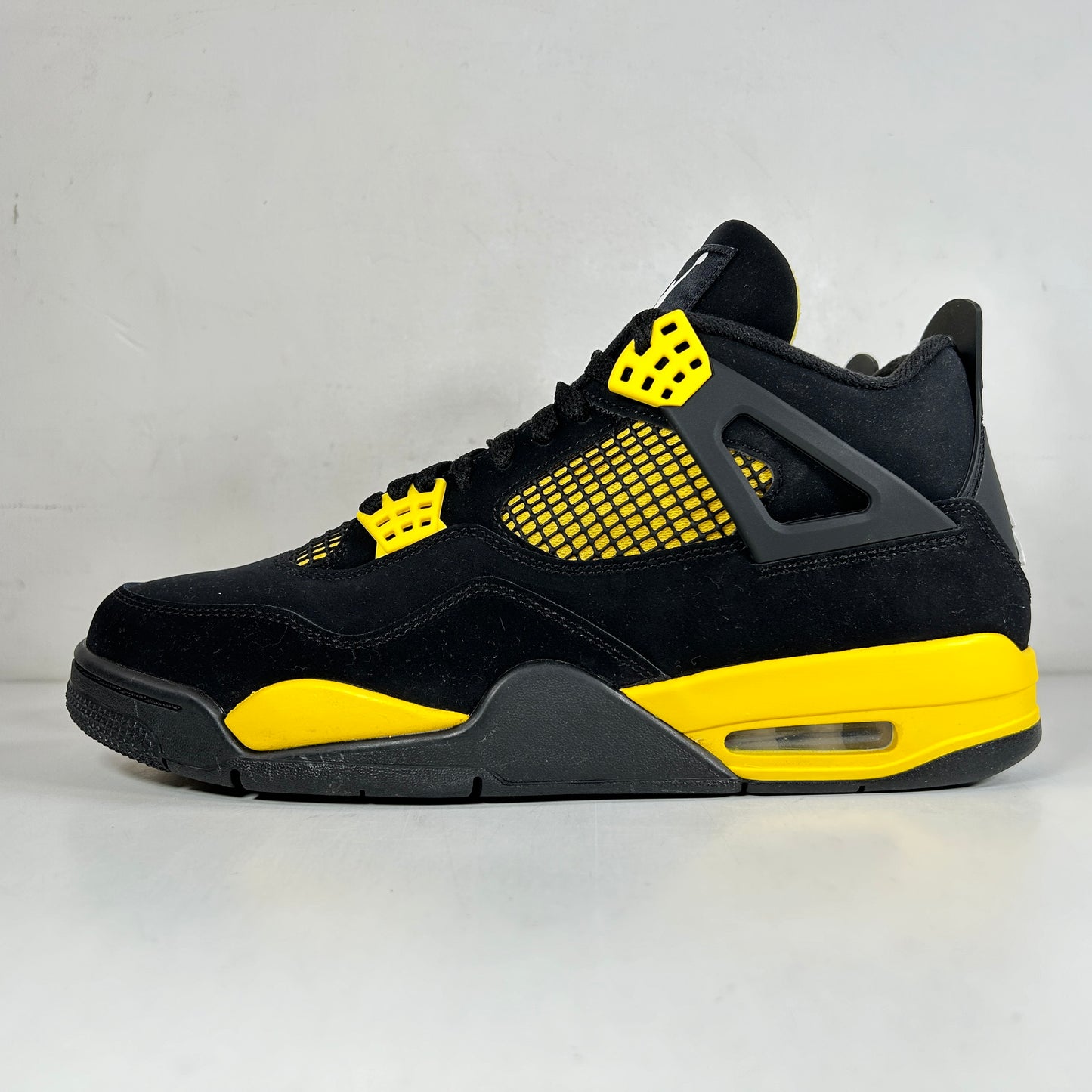 DH6927 017 Jordan 4 Retro Thunder [USED] - 11 M (VNDS)