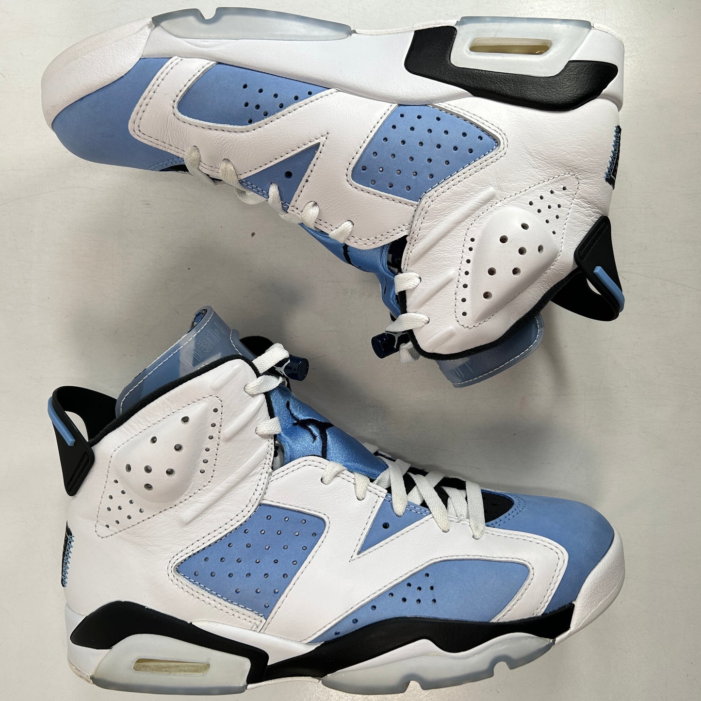 CT8529 410 Jordan 6 Retro UNC White [USED] - 9.5 M (Used)