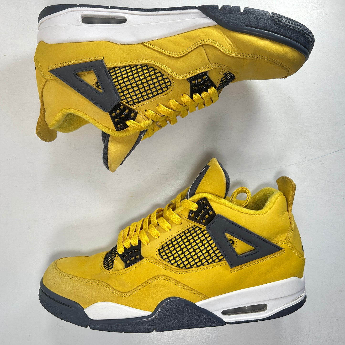 CT8527 700 Jordan 4 Retro Lightning (2021) [USED] - 11 M (Used3)