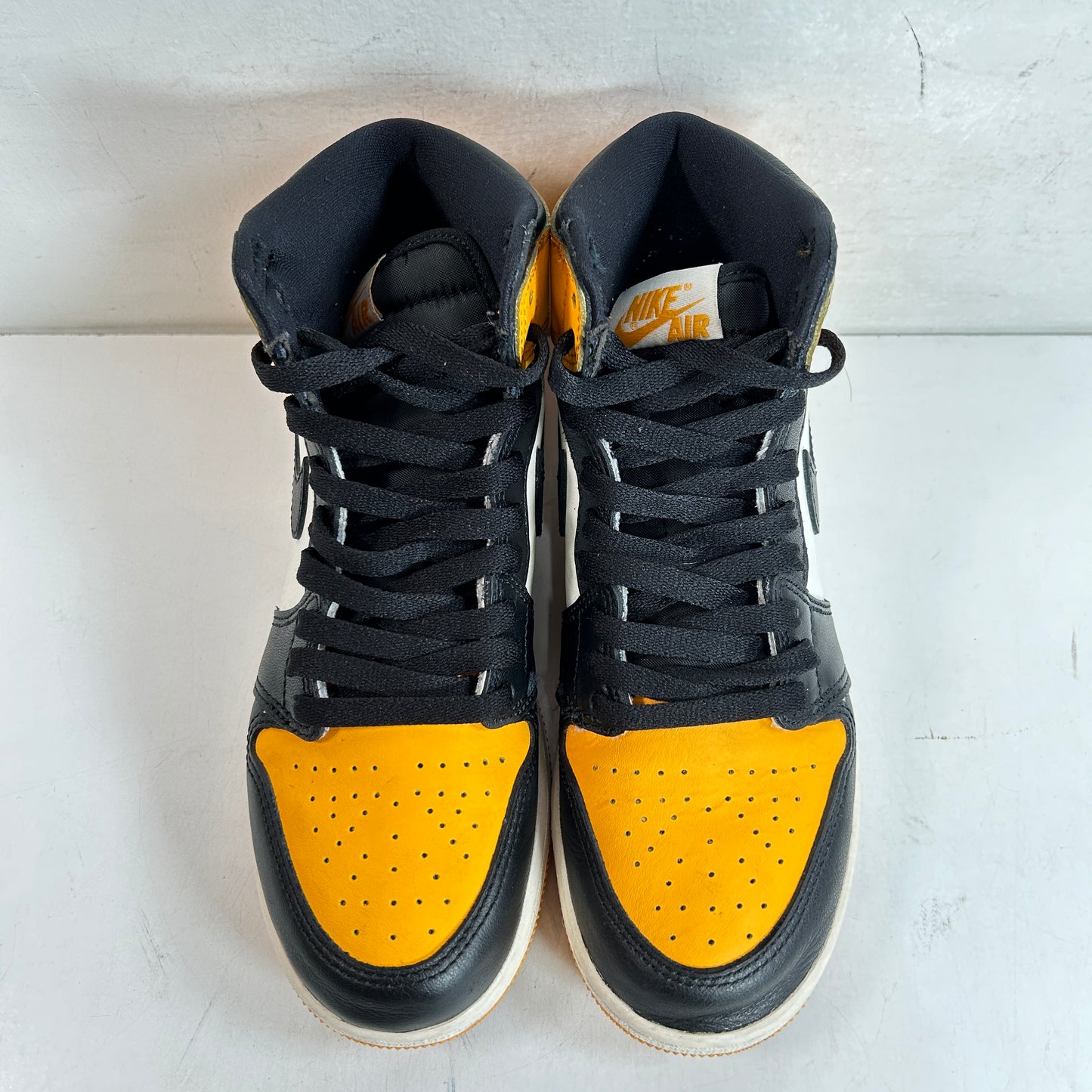 575441 711 Jordan 1 Retro High OG Taxi (GS) [USED] - 5.5 Y (Used)