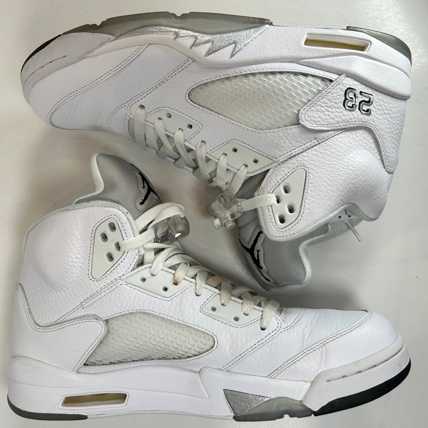 136027 130 Jordan 5 Retro Metallic White (2015) [USED] - 12 M (Used)