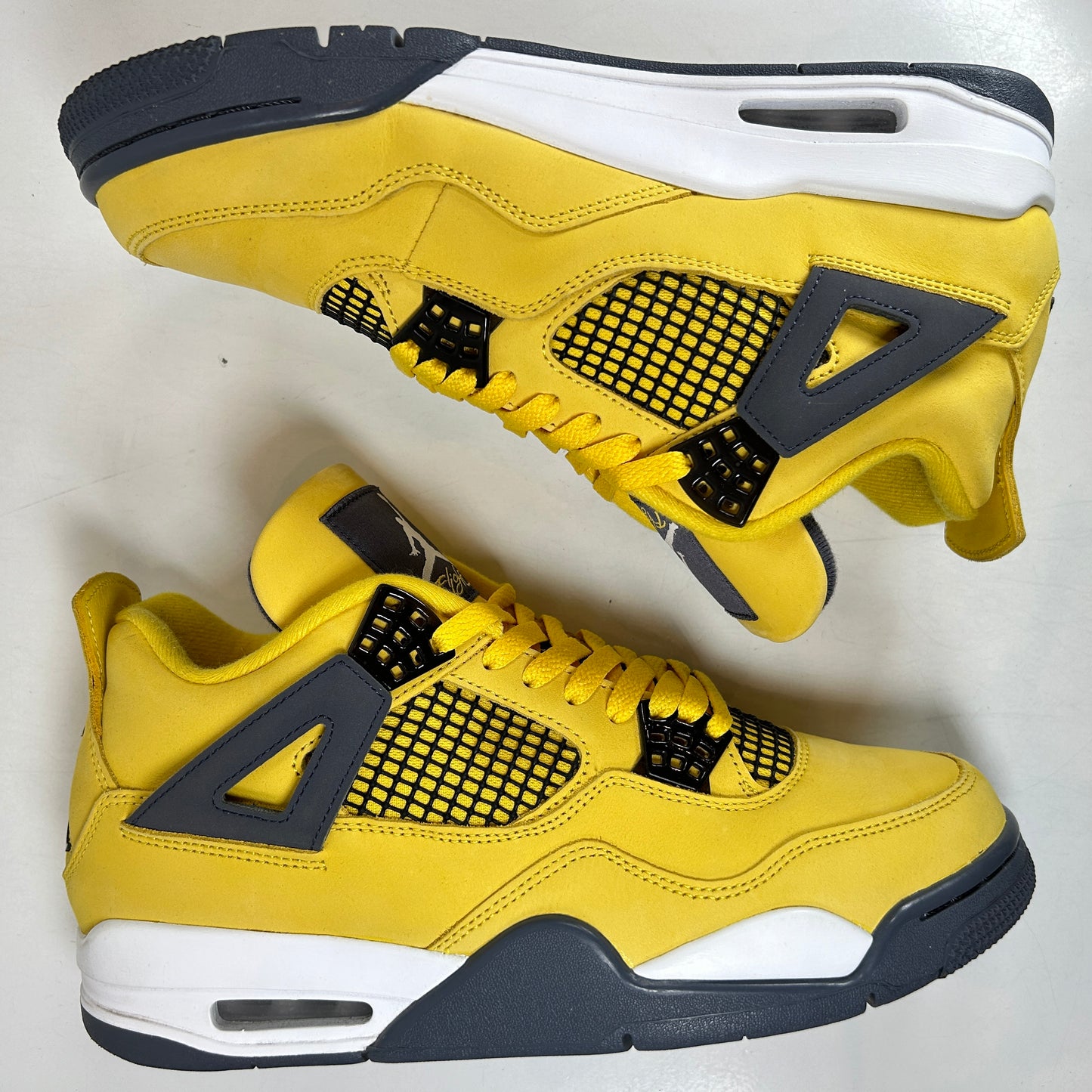 CT8527 700 Jordan 4 Retro Lightning (2021) [USED] - 9.5 M (Used6)