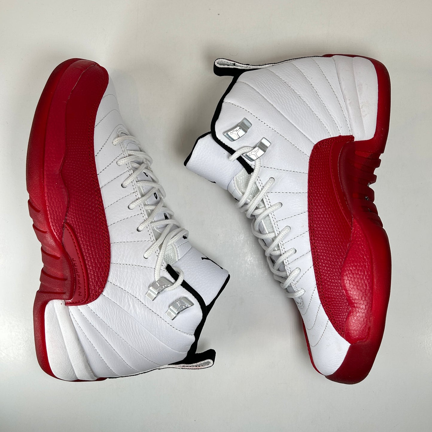 153265 002 Jordan 12 Retro Flu Game (2016) (GS) [USED] - 6 Y (Used)