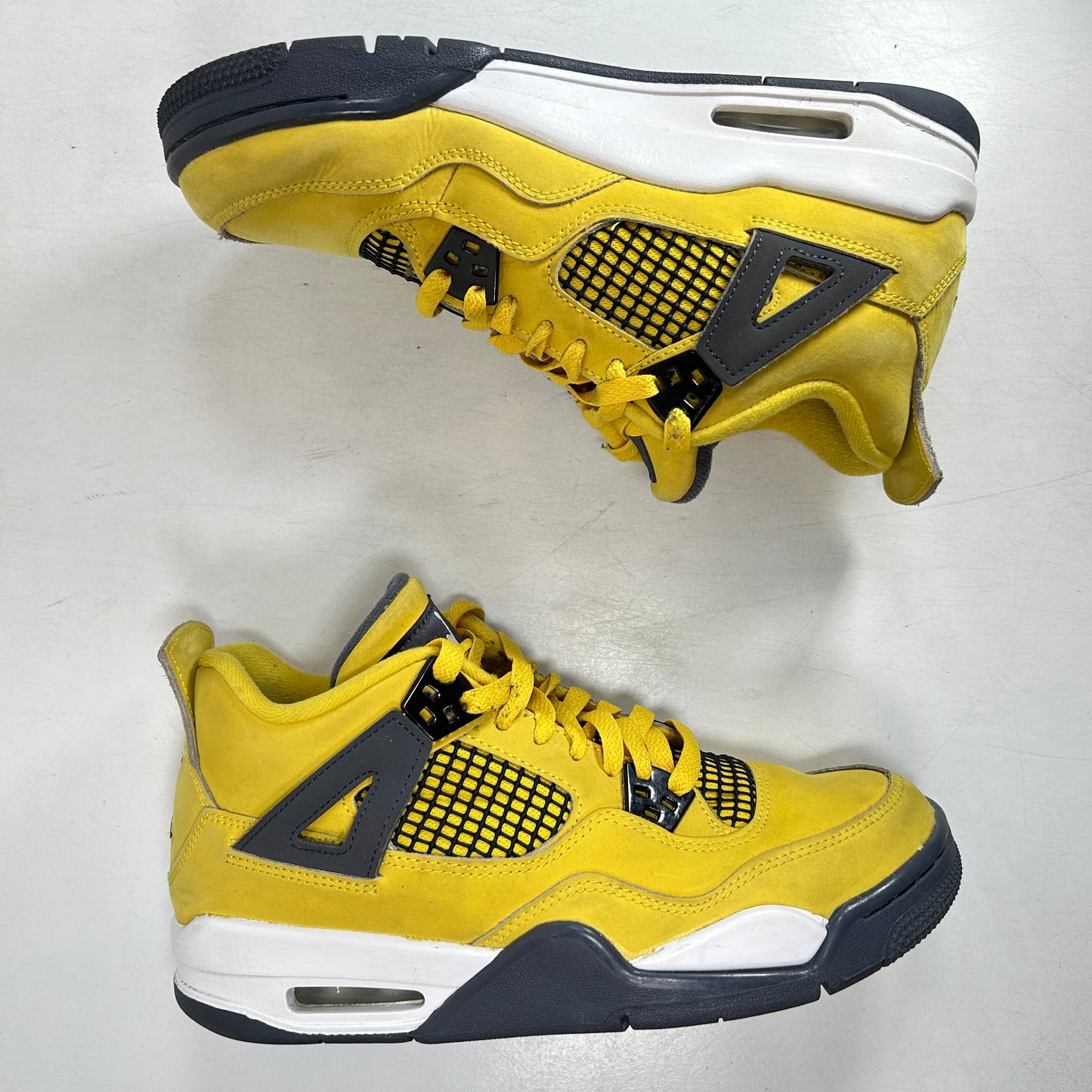 408452 700 Jordan 4 Retro Lightning (GS) [USED] - 7 Y (Used) (No Box)