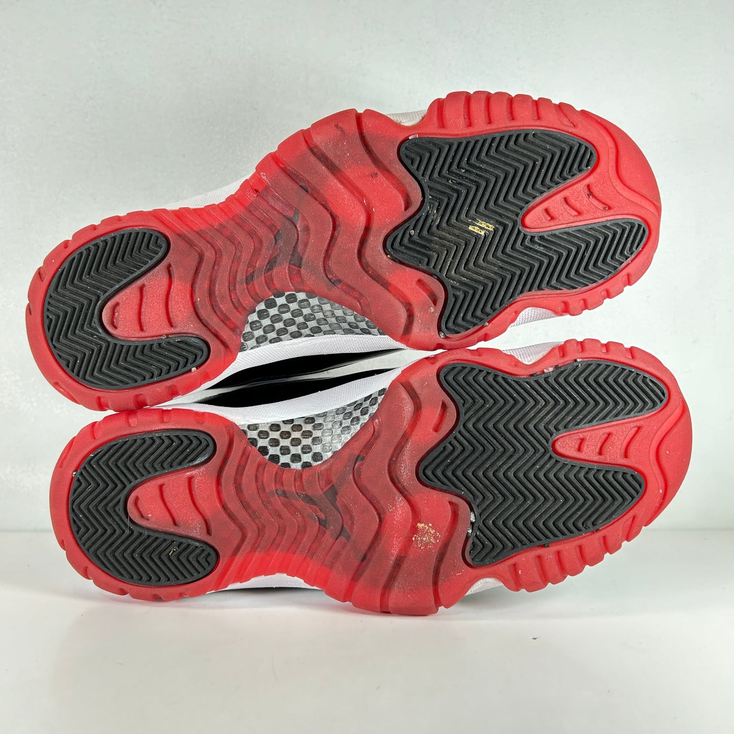 AV2187 160 Jordan 11 Retro Low Concord Bred [USED] - 9.5 M (Used) (No Box)