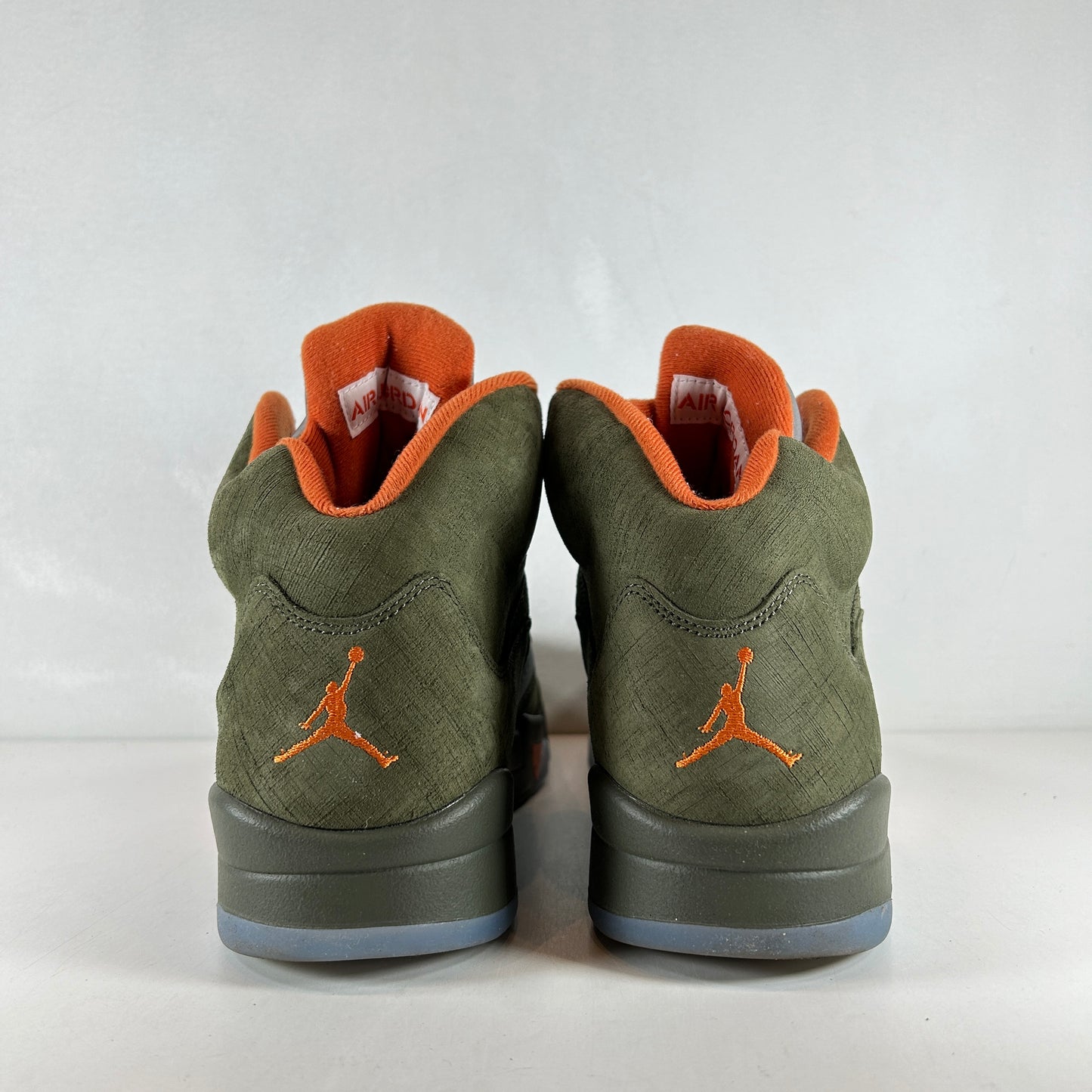 DD0587 308 Jordan 5 Retro Olive (2024) [USED] - 10.5 M (Used)
