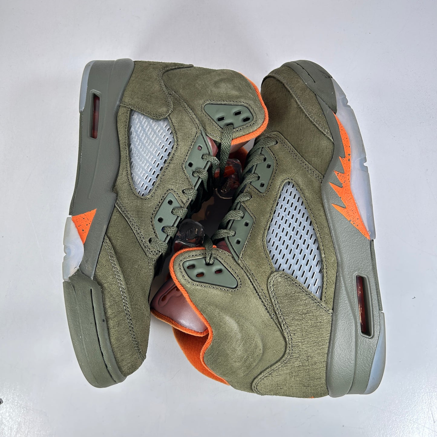 DD0587 308 Jordan 5 Retro Olive (2024) [USE] - 9 M (Used)