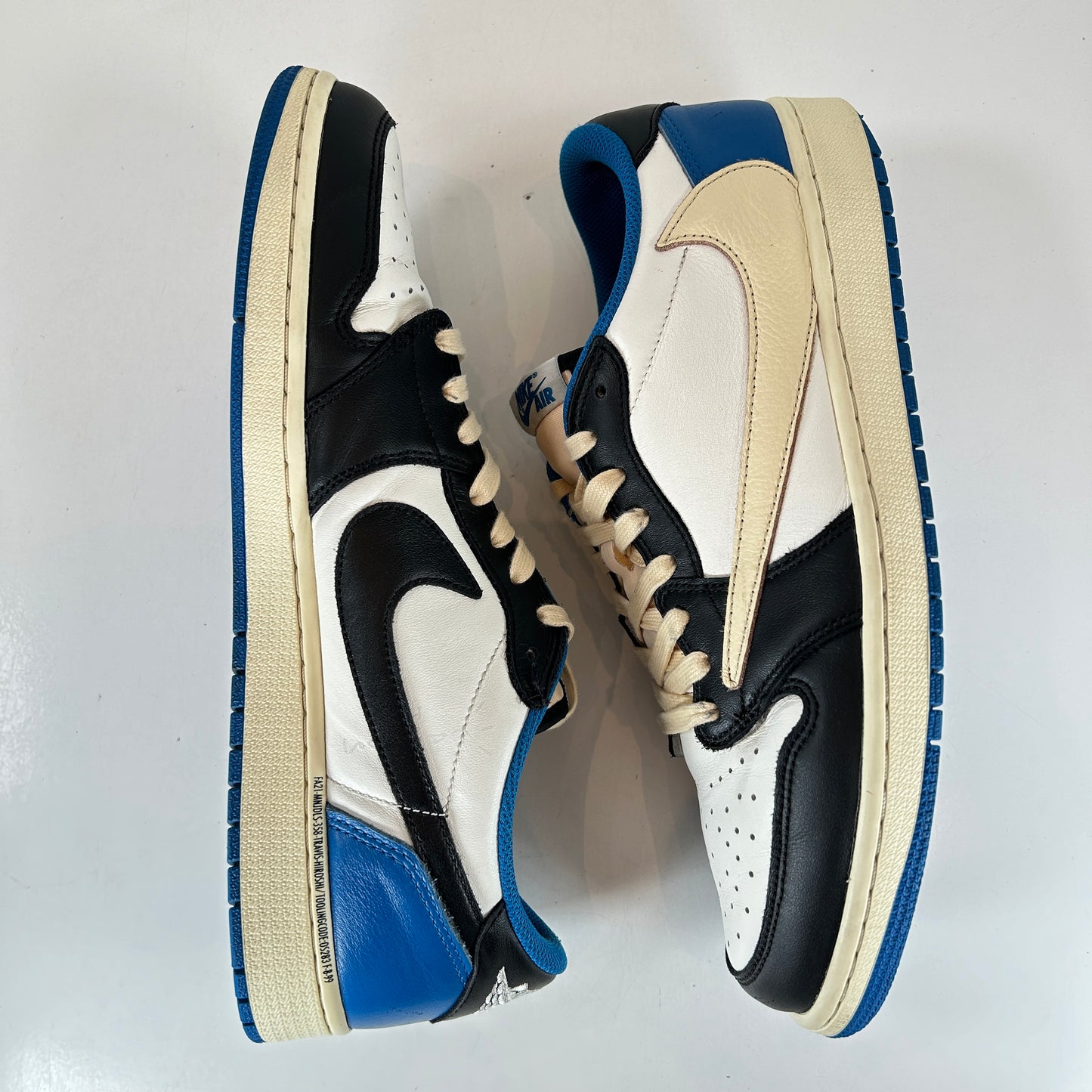 DM7866 140 Jordan 1 Low Fragment x Travis Scott [USED] - 12 M (Used)