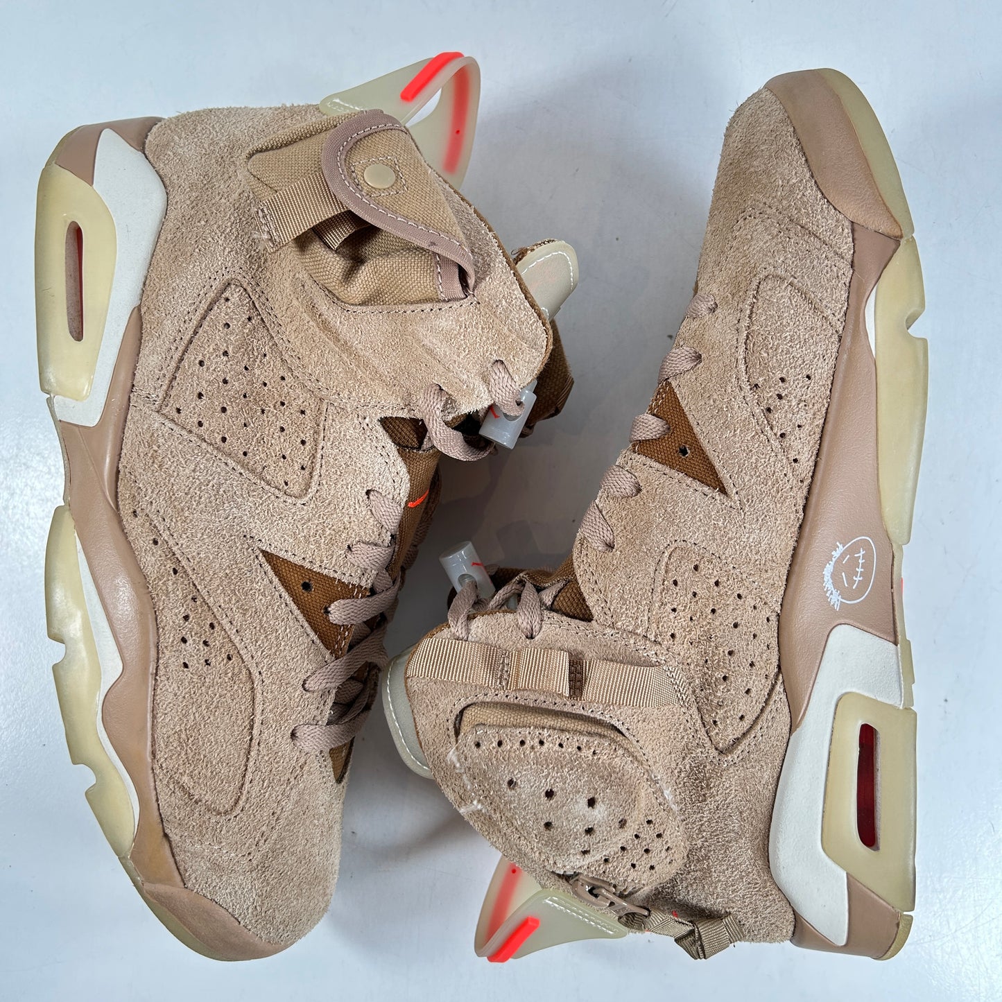 DH0690 200 Jordan 6 Retro Travis Scott British Khaki [USED] - 8.5 M (Used) (No Box)