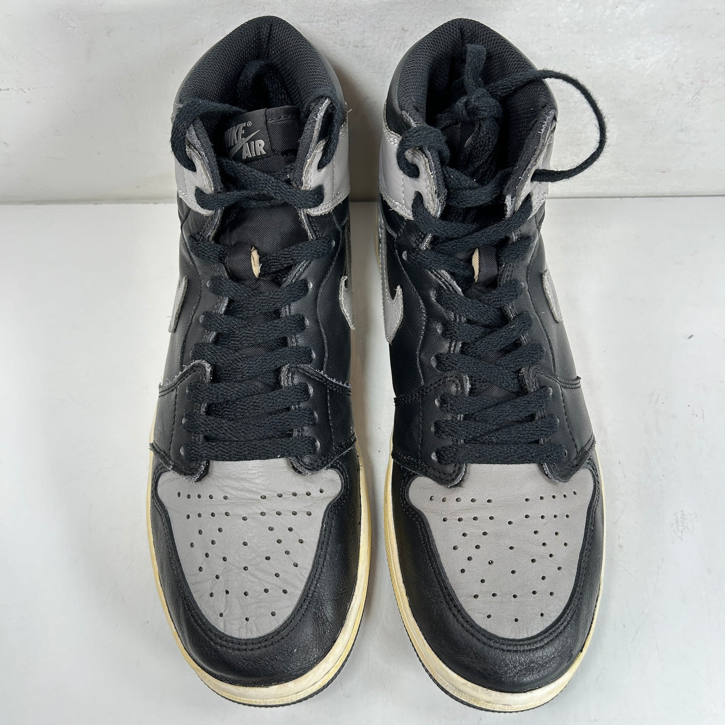 555088 013 Jordan 1 Sombra (2018)