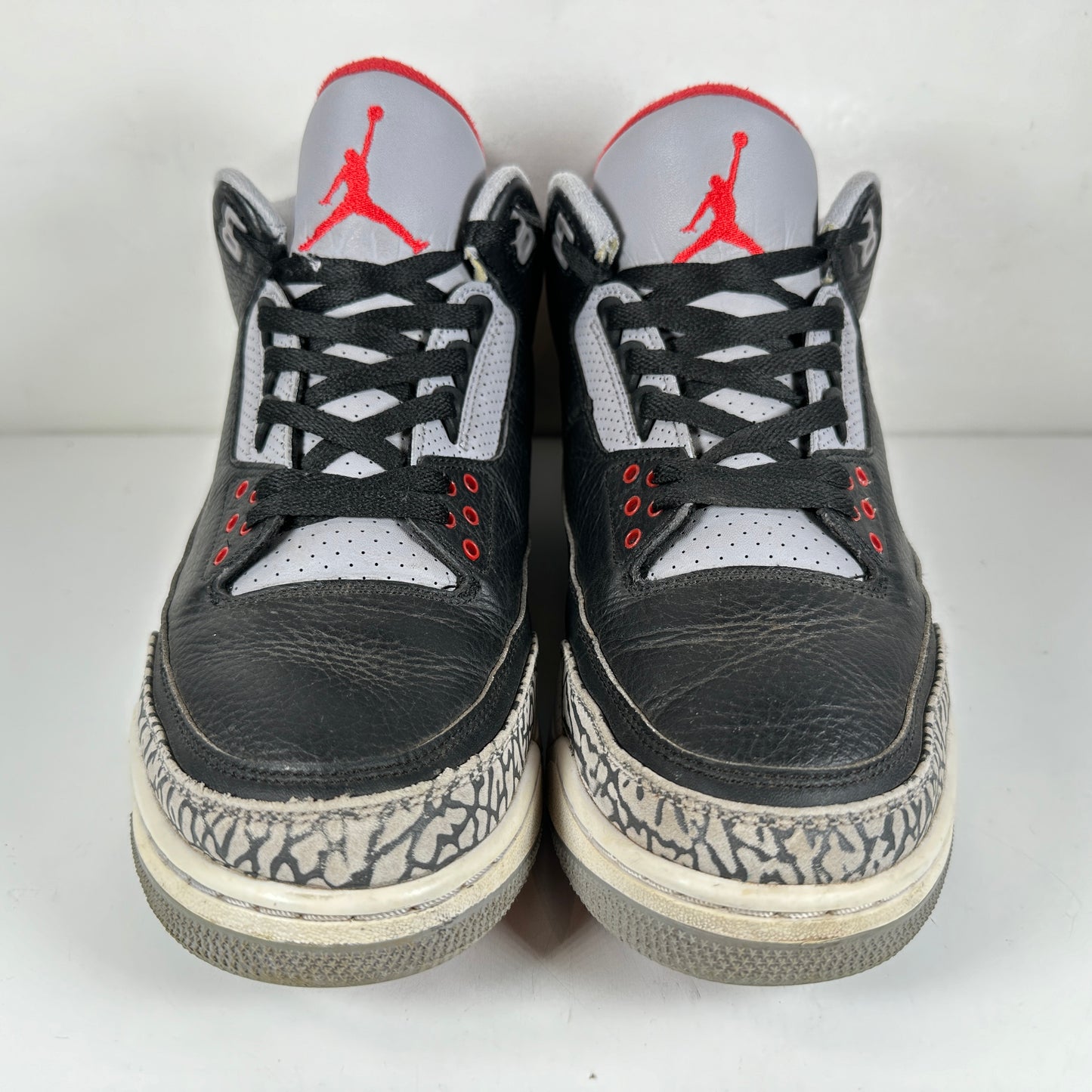 854262 001 Jordan 3 Black Cement 2018 [USED] - 10.5 M (Used) (No Box)