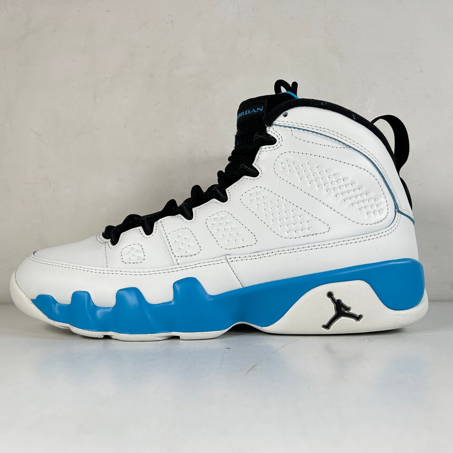 FQ8992 101 Jordan 9 Retro Powder Blue (2024) [USED] - 9 M (Used3)