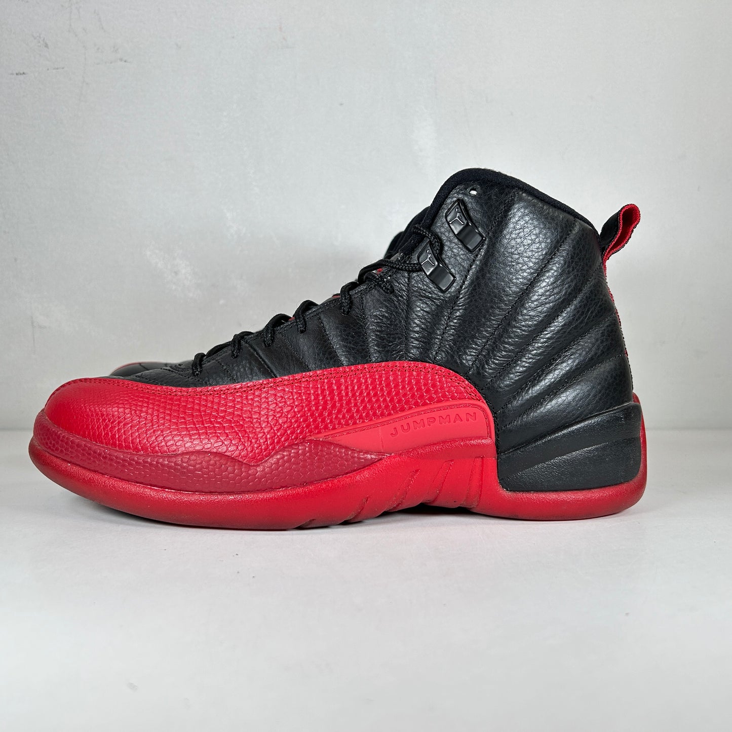 130690 002 Jordan 12 Retro Flu Game (2016) [USED] - 8 M (Used) (No Box3)