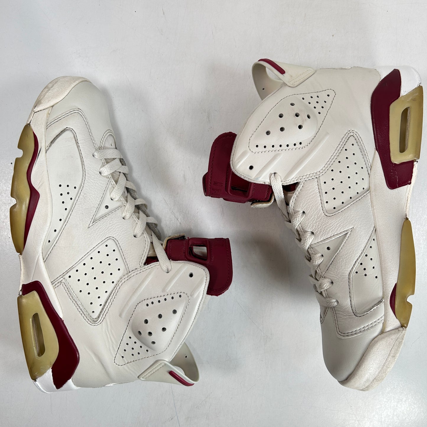 384664 116 Jordan 6 Maroon [USED] - 9 M (Used)