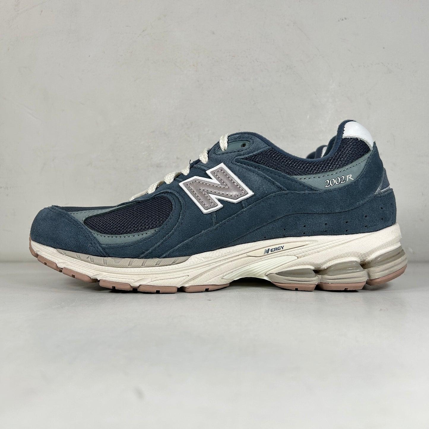 M2002RHC New Balance 2002R Deep Ocean Grey Slate [USED] - 9 M (Used) (No Box)