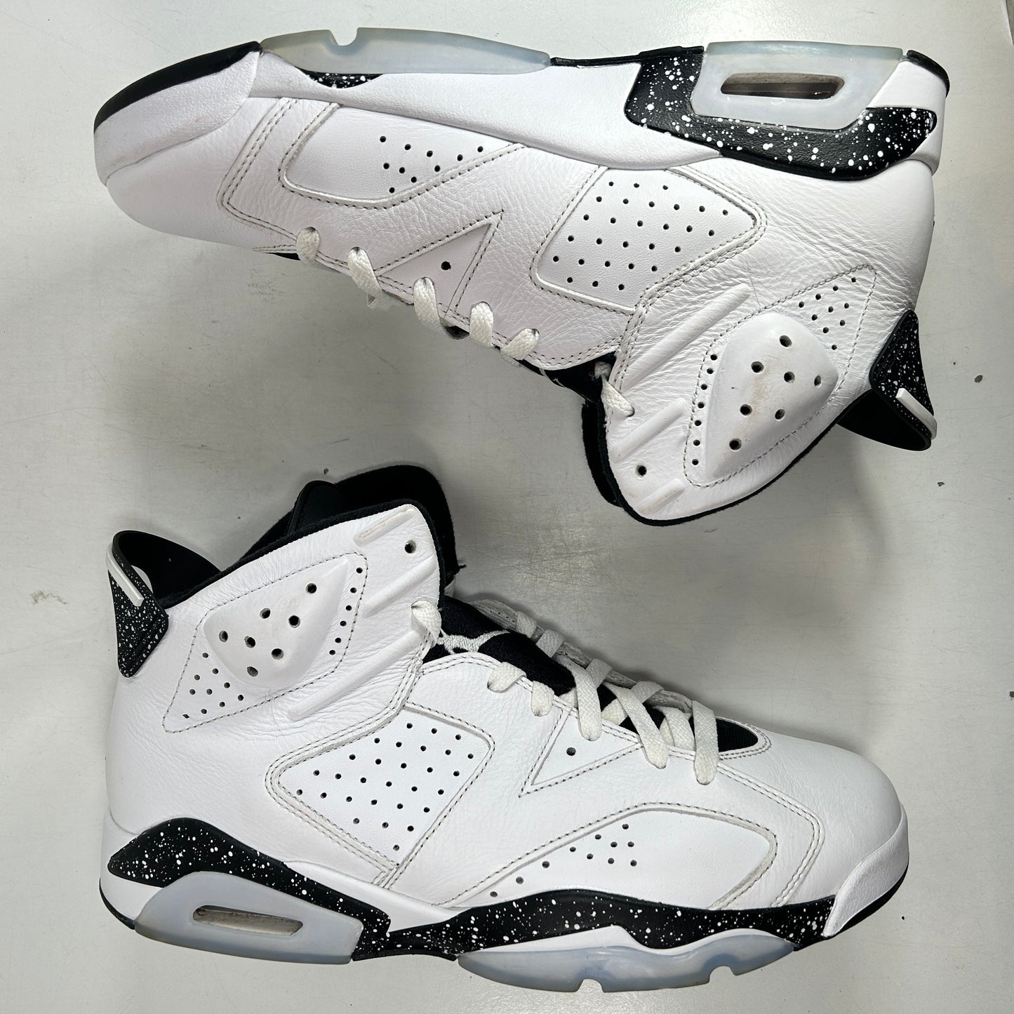 CT8529 112 Jordan 6 Retro Reverse Oreo [USED] - 12 M (Used) (No Box)