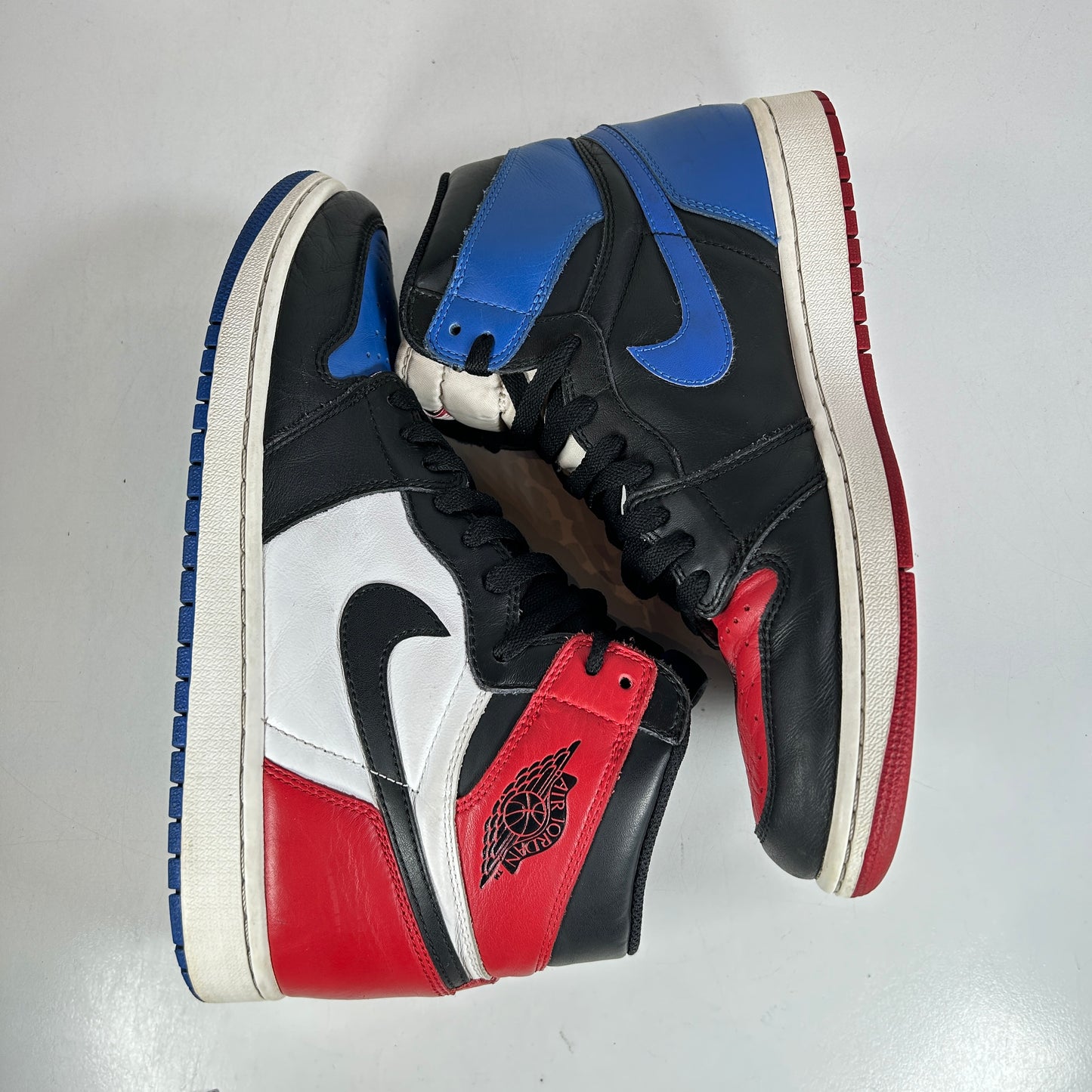 555088 026 Jordan 1 Retro Top 3 [USED] - 10.5 M (Used) (No Box)