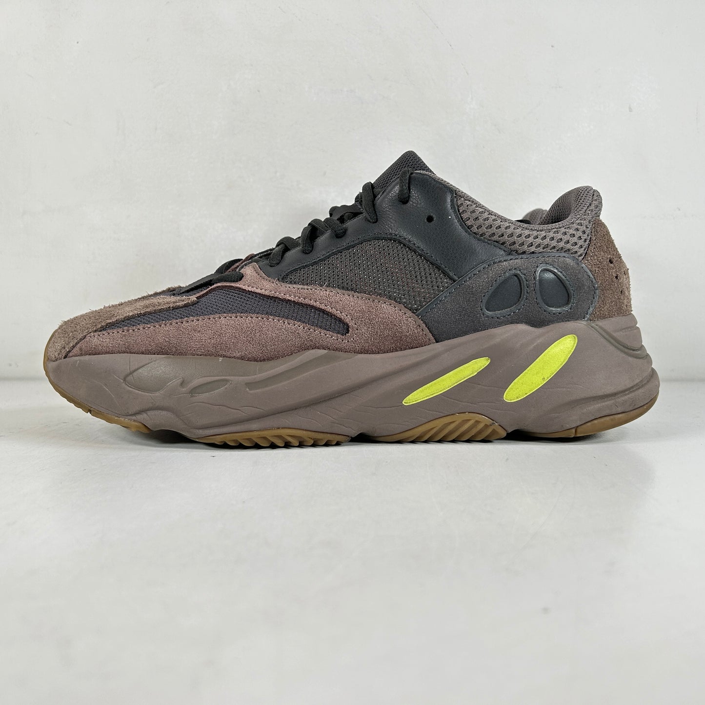 EE9614 Yeezy Boost 700 Mauve [USED] - 10.5 M (Used) (Replace Box)