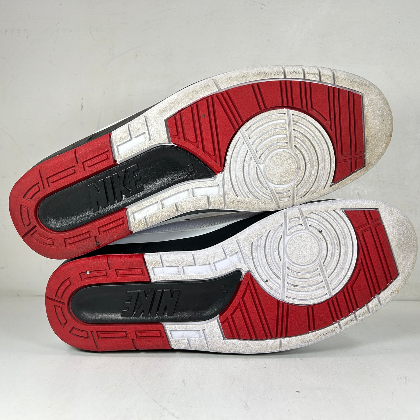 DX2454 106 Jordan 2 Retro OG Chicago (2022) [USED] - 13 M (Used) (No Box)