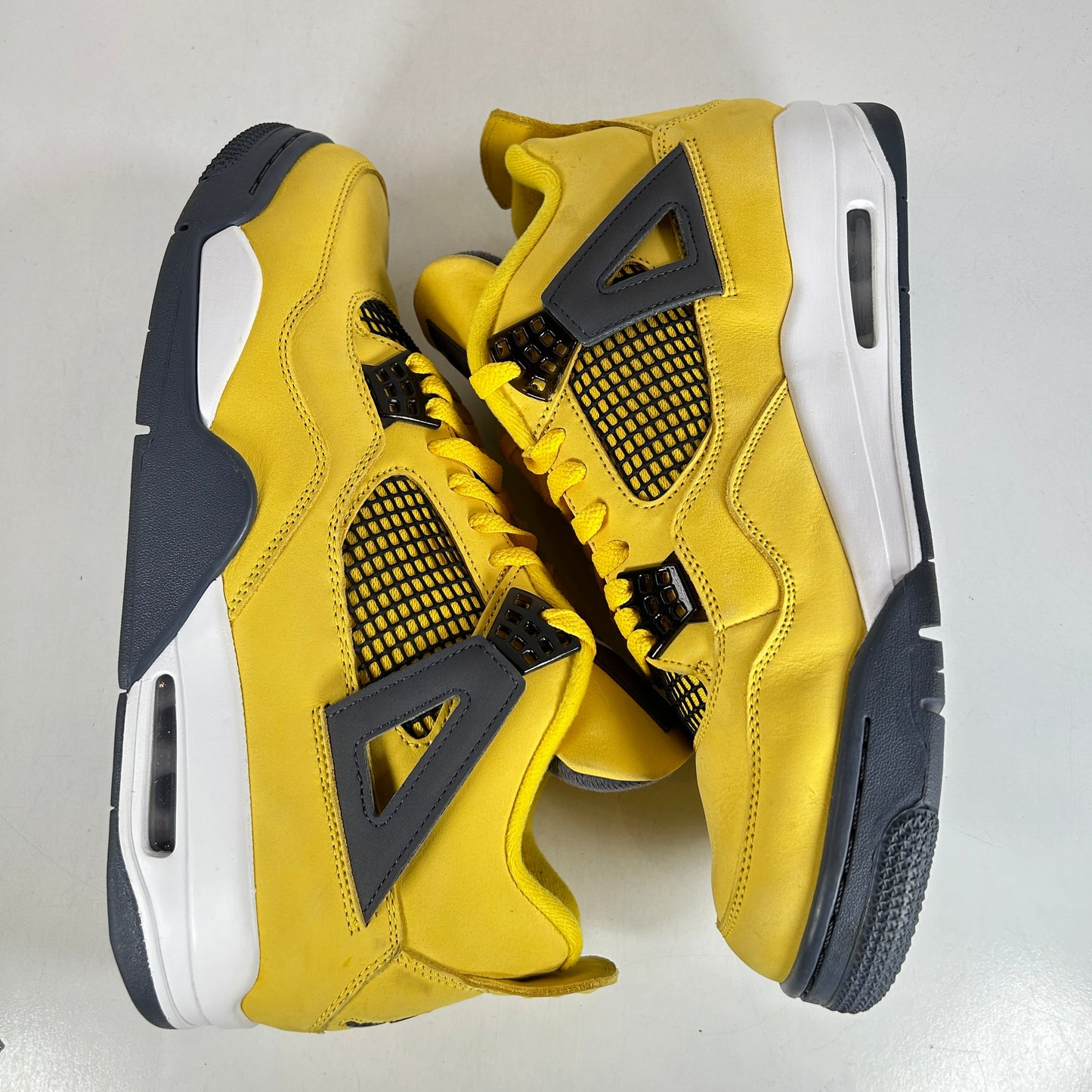 CT8527 700 Jordan 4 Retro Lightning (2021) [USED] - 12 M (Used) (No Box)