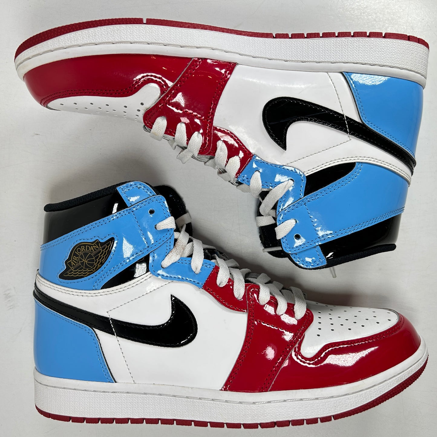 CK5666 100 Jordan 1 Retro High Fearless UNC Chicago [USED] - 9.5 M (Used)