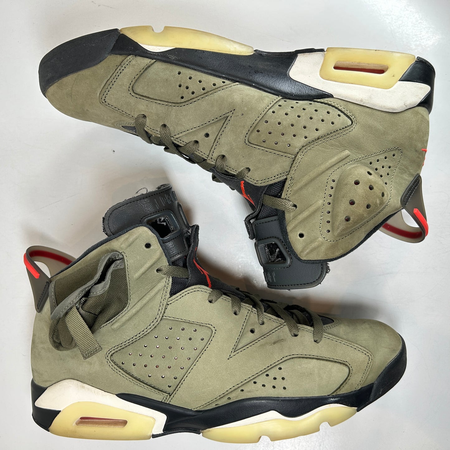 CN1084 200 Jordan 6 Retro Travis Scott [USED] - 12 M (Used2)