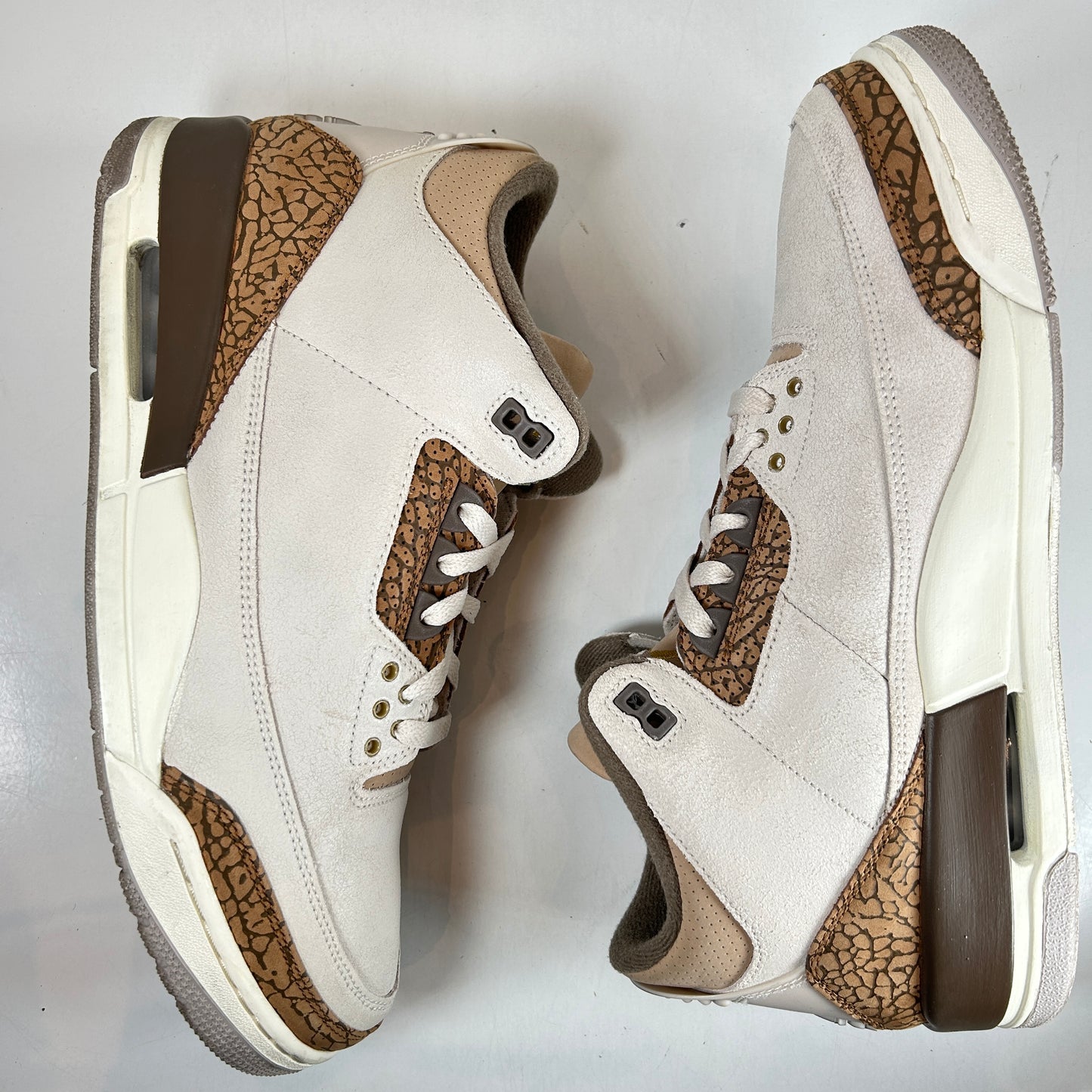 CT8532 102 Jordan 3 Retro Palomino [USED] - 12 M (Used)