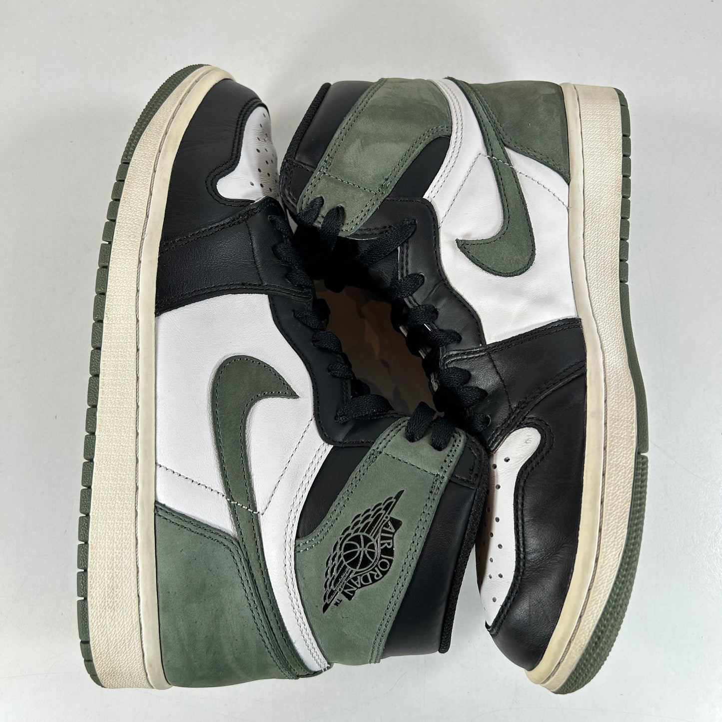555088 135 Jordan 1 Clay Green [USED] - 9 M (Used) (No Box)