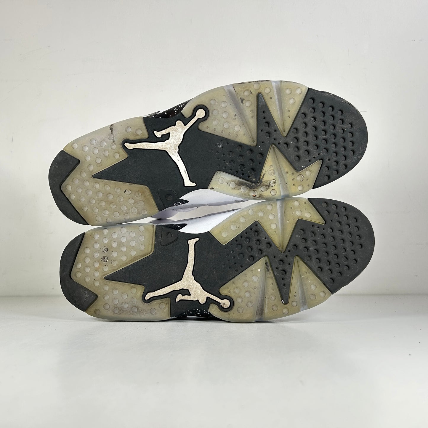 CT8529 112 Jordan 6 Retro Reverse Oreo [USED] - 10.5 M (Used)