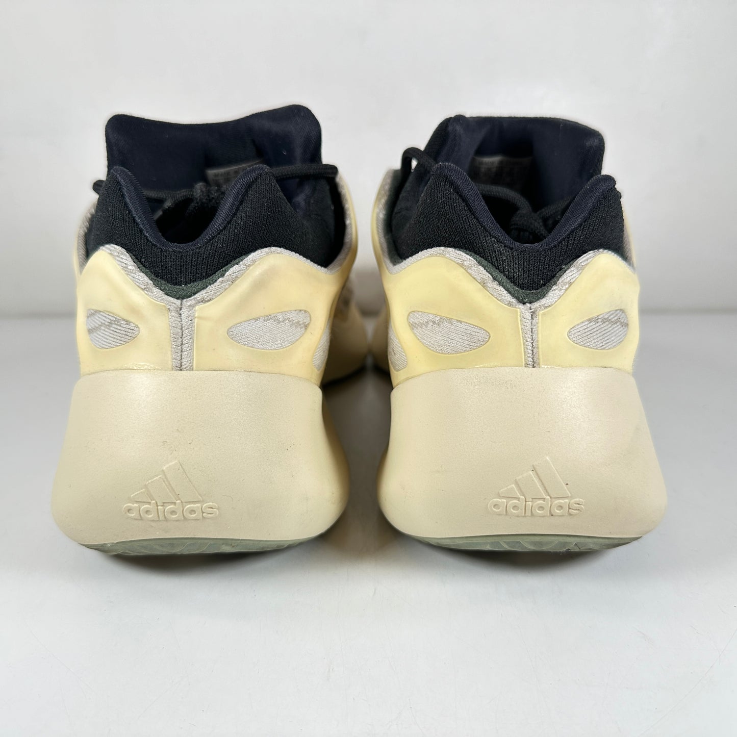 FW4980 adidas Yeezy 700 V3 Azael [USED] - 10 M (Used)