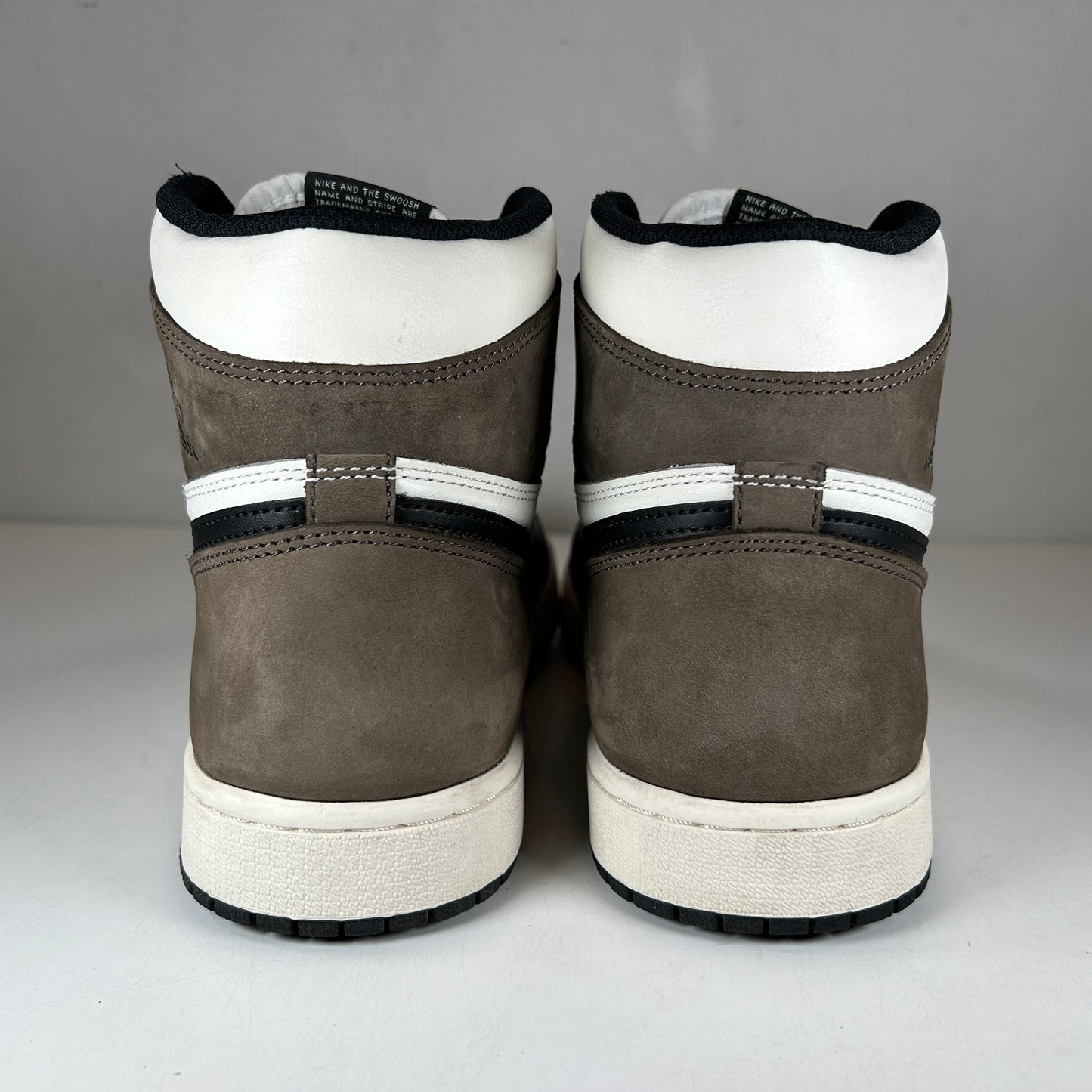 555088 105 Jordan 1 Mocha [USED] - 9.5 M (Used2)