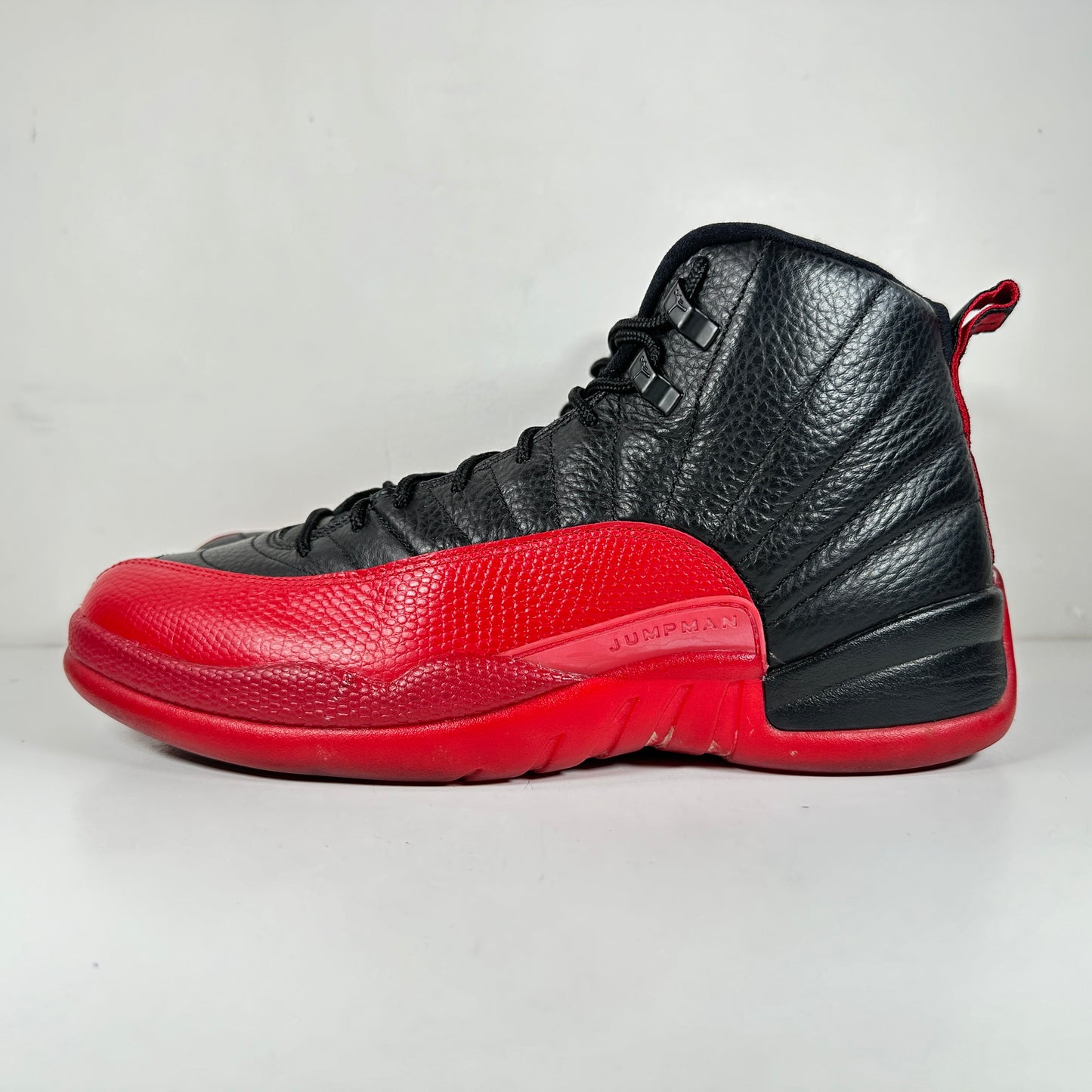 130690 002 Jordan 12 Retro Flu Game (2016) [USED] - 10 M (Used) (No Box)