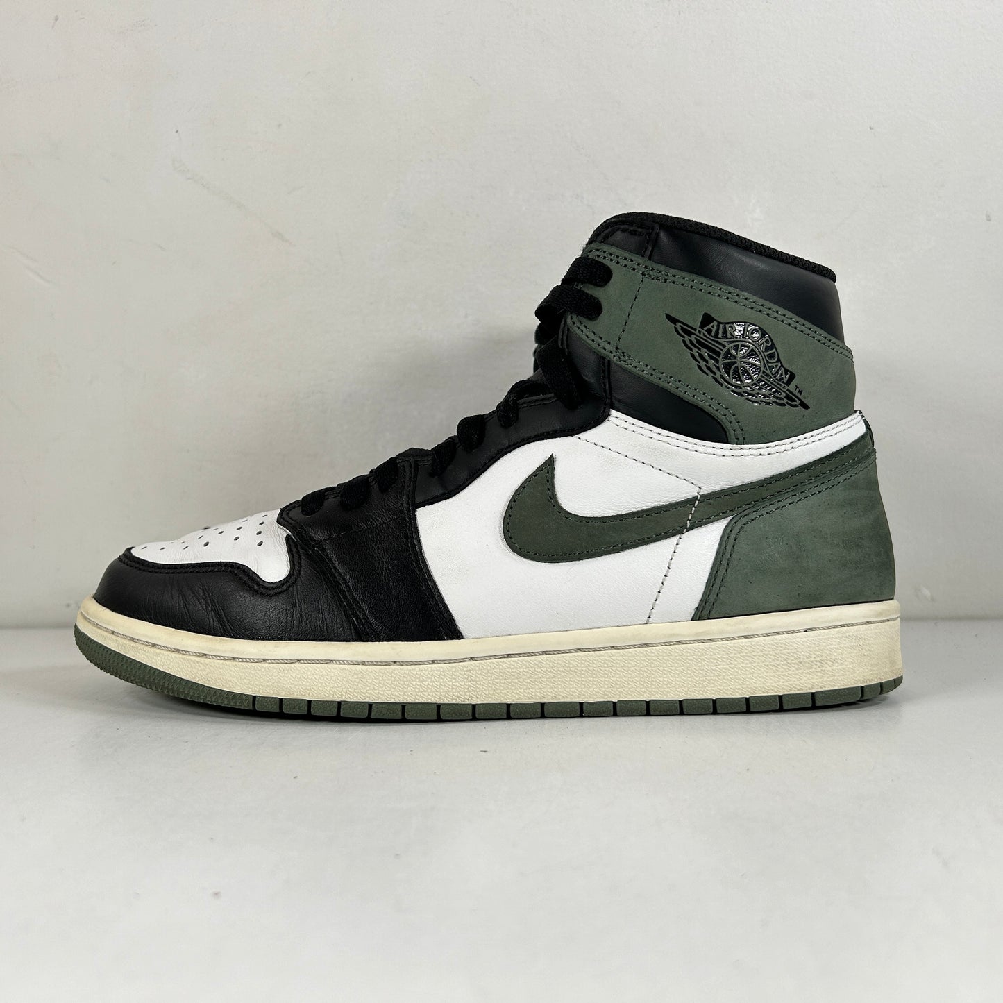 555088 135 Jordan 1 Clay Green [USED] - 9 M (Used) (No Box)