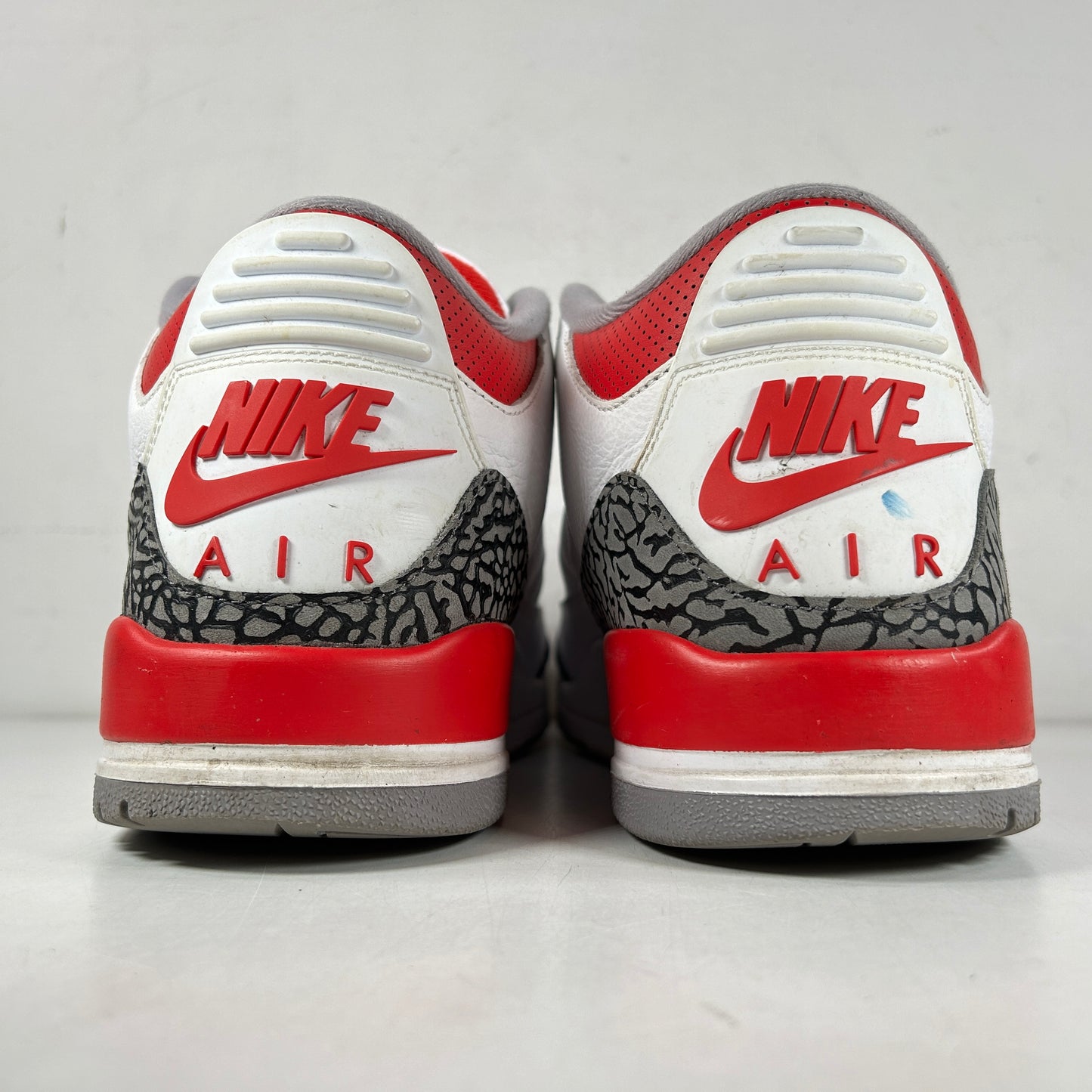 DN3707 160 Jordan 3 Retro Fire Red (2022) [USED] - 13 M (Used2)